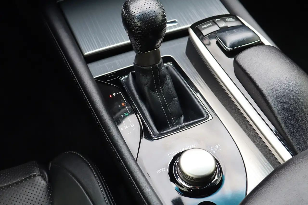 Lexus GS photo Lexus GS