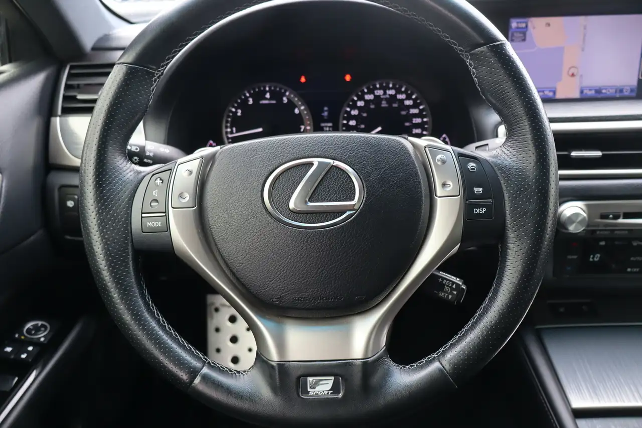 Lexus GS photo Lexus GS