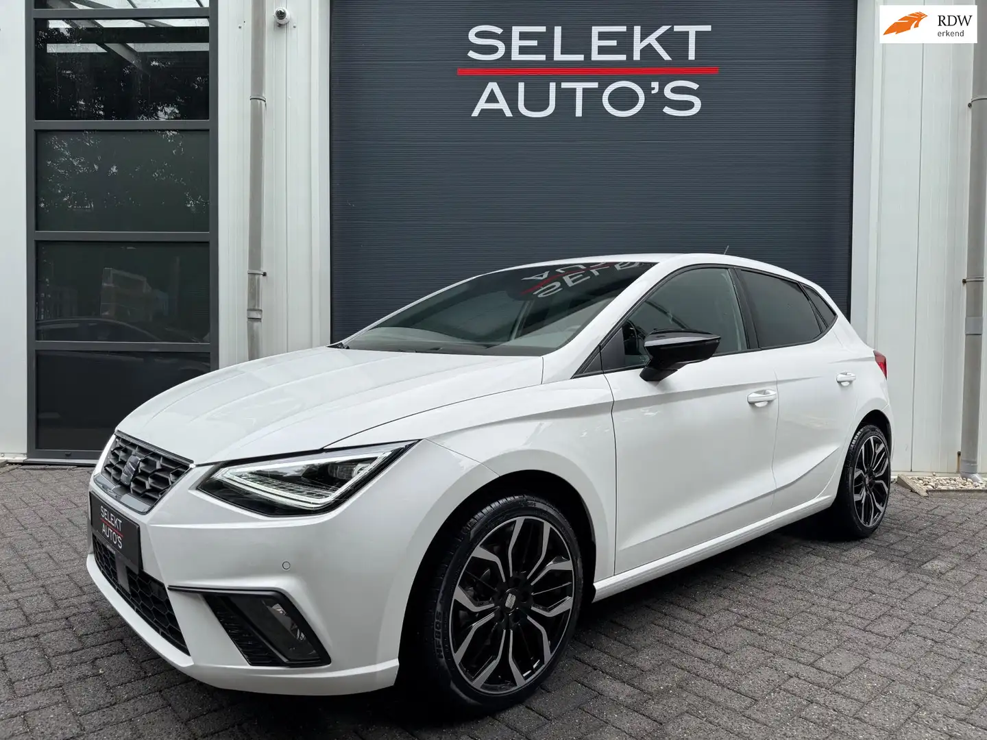 SEAT Ibiza 1.0 EcoTSI FR Plus Connect DSG 110 Pk Xenon/LED/Cr Blanc - 1