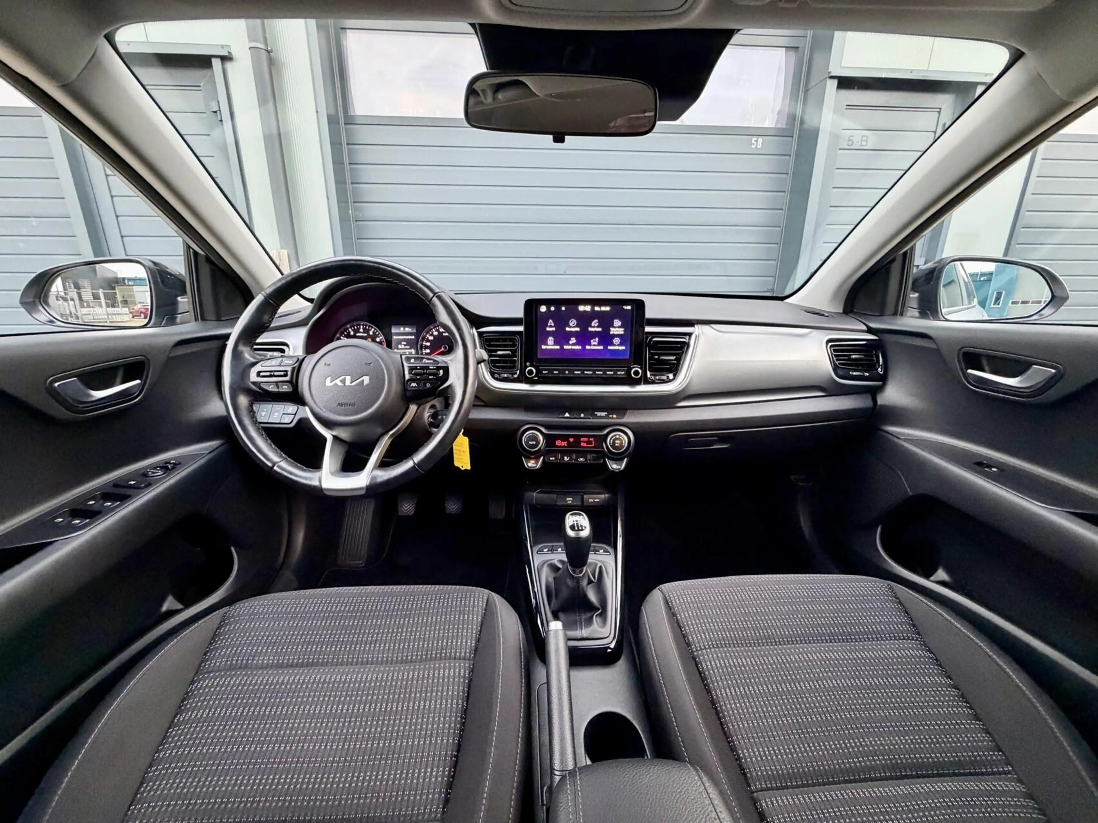 Kia Stonic 1.0 T-GDi MHEV DynamicLine | LAGE KM | BJ. 2023 | — photo 3