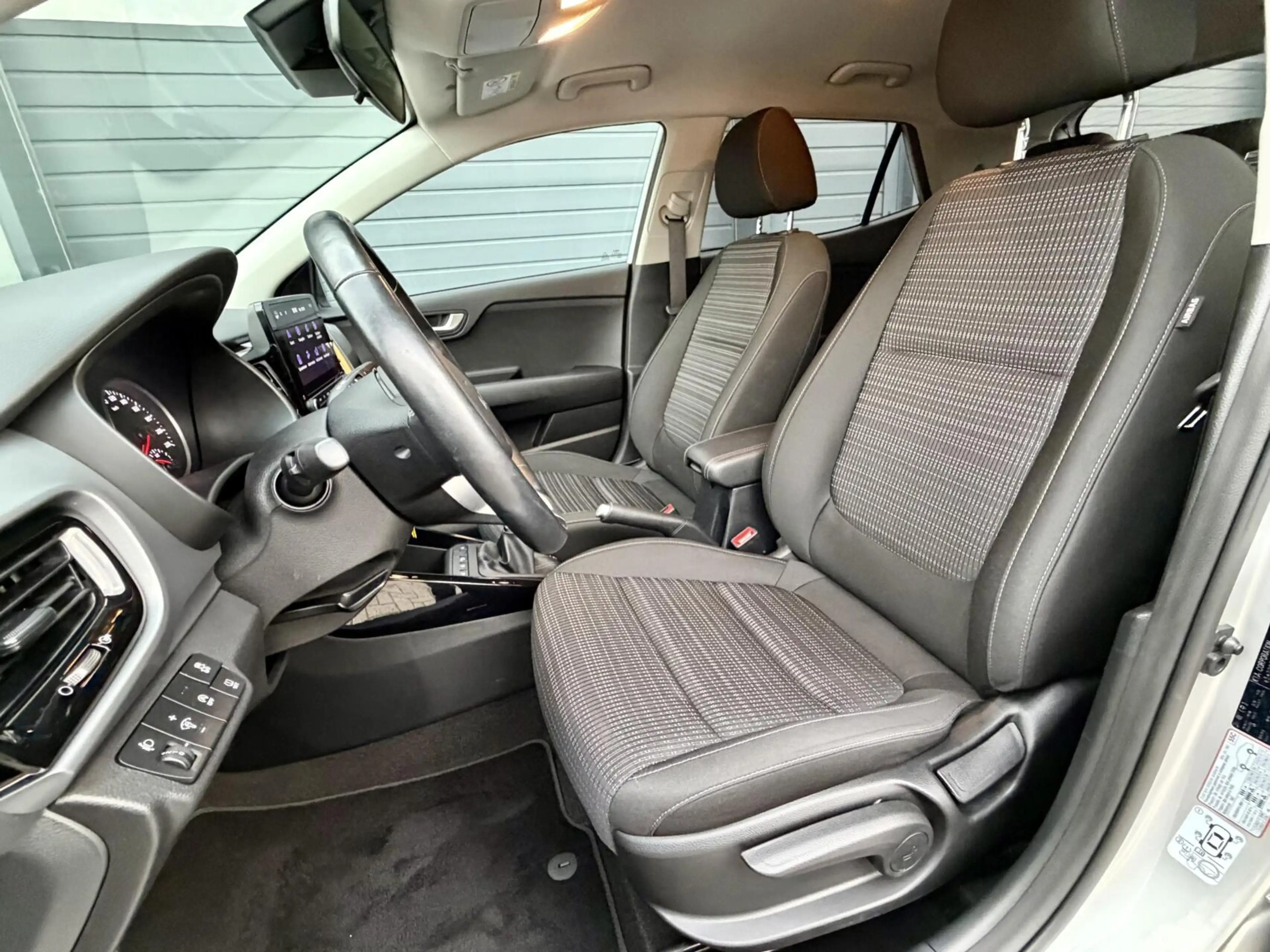 Kia Stonic 1.0 T-GDi MHEV DynamicLine | LAGE KM | BJ. 2023 | — photo 4
