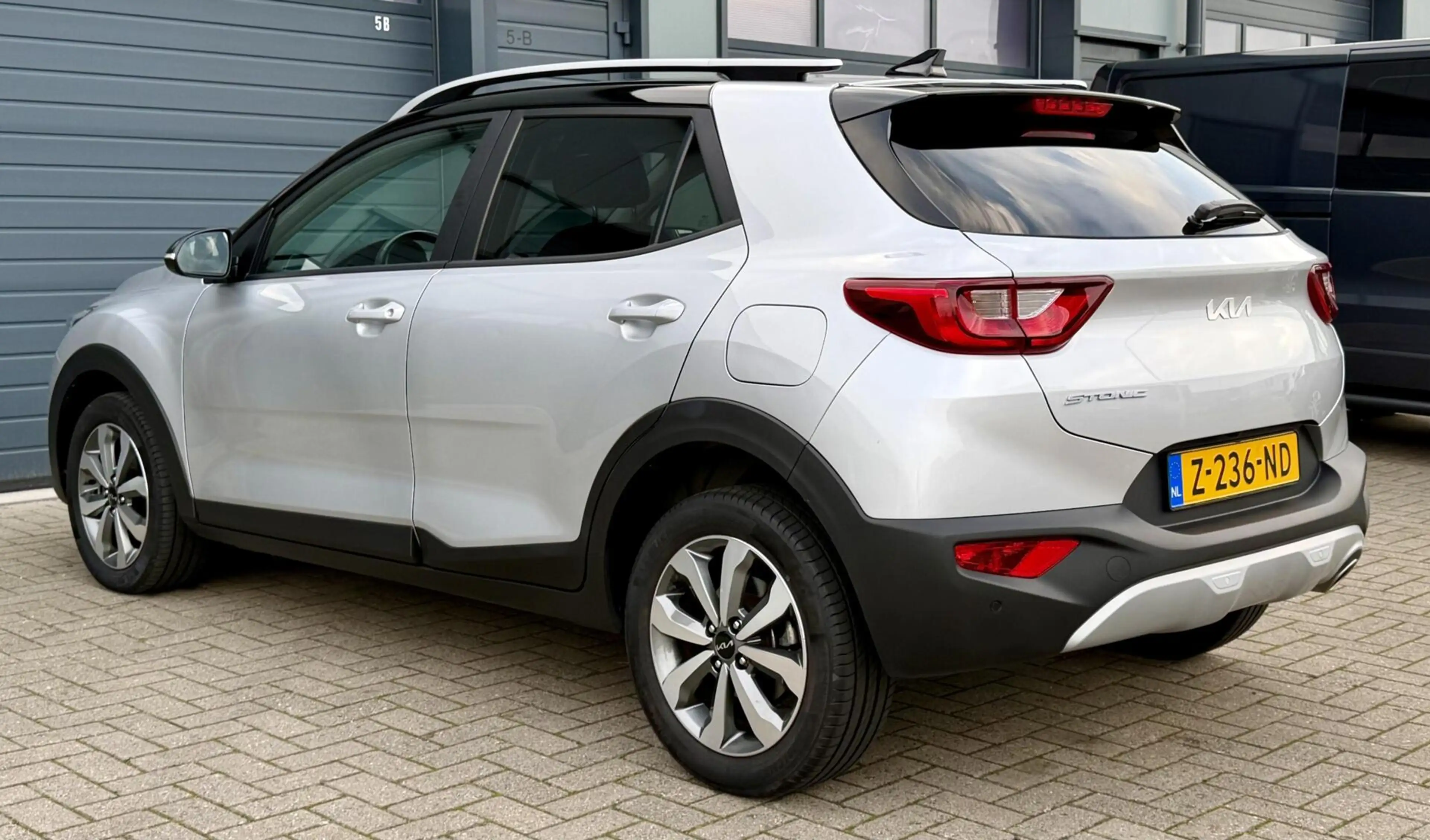 Kia Stonic 1.0 T-GDi MHEV DynamicLine | LAGE KM | BJ. 2023 | — photo 8