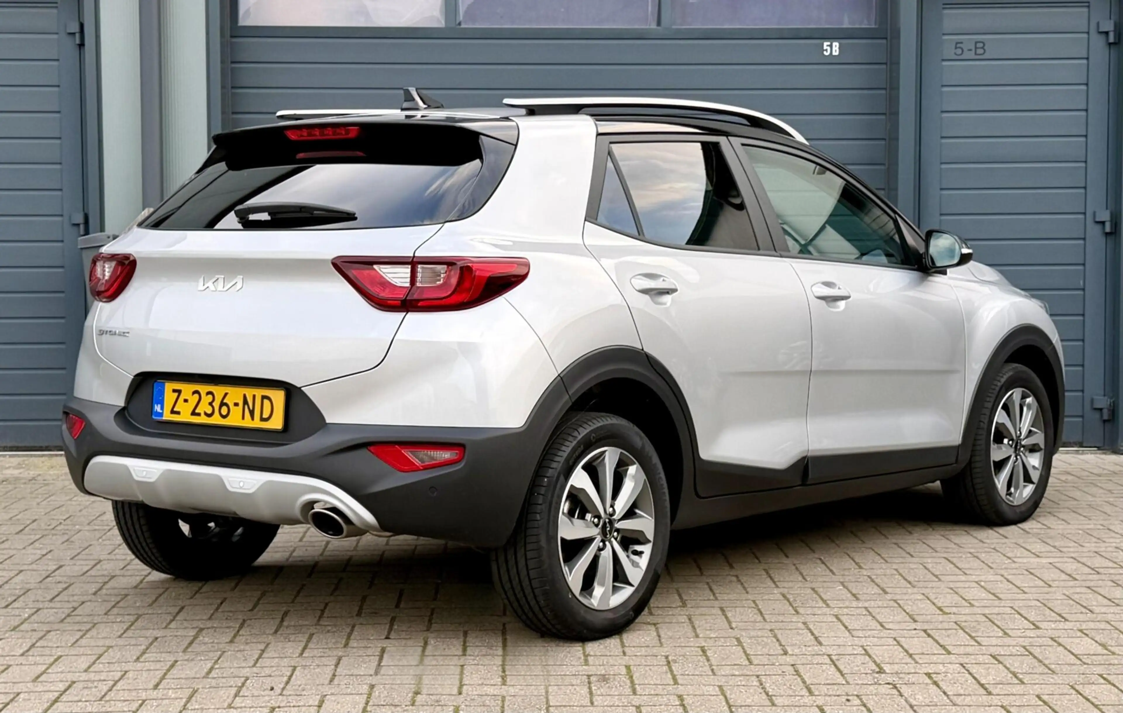 Kia Stonic 1.0 T-GDi MHEV DynamicLine | LAGE KM | BJ. 2023 | — photo 2