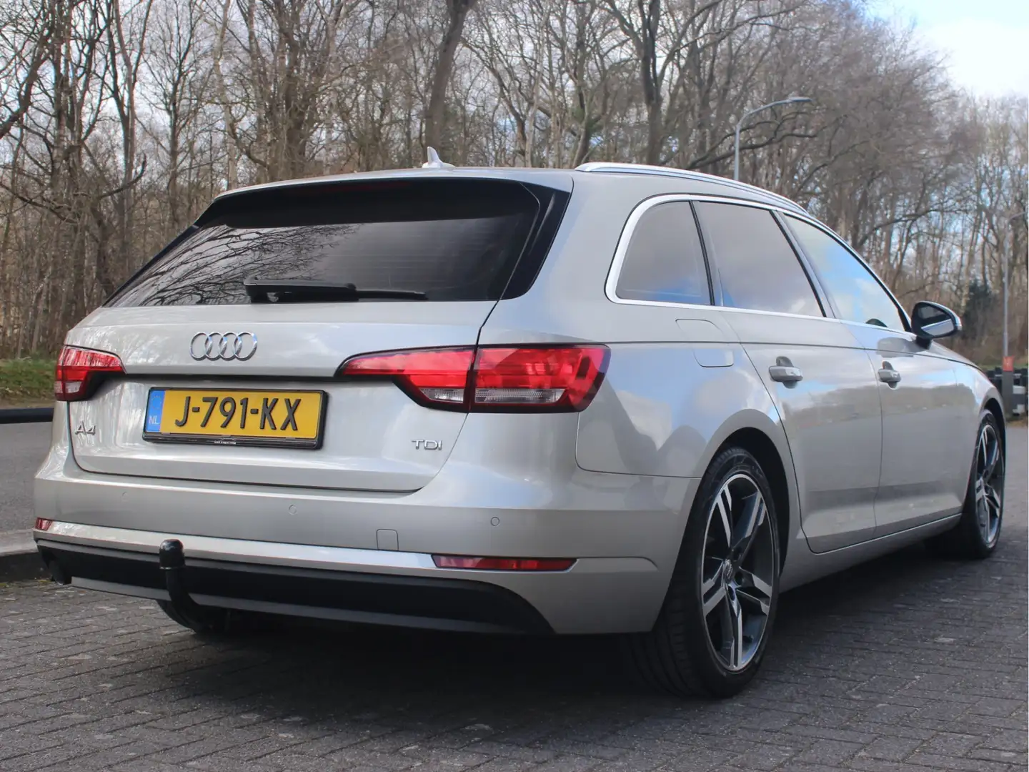 Audi A4 Avant 2.0 TDI ultra Pro Line Leer Trekhaak Szary - 2