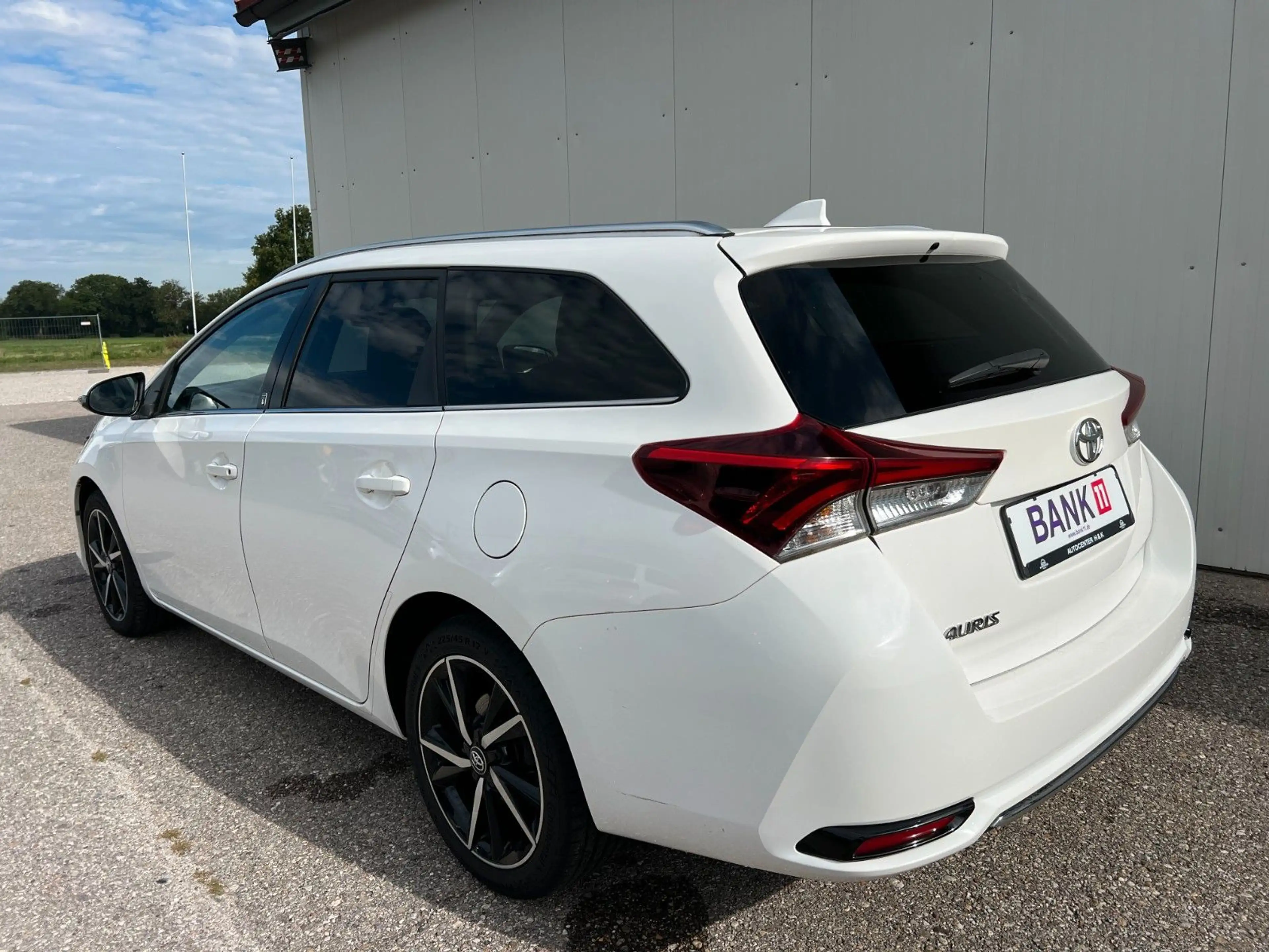 Toyota Auris Touring Sports Team D *KAM*SHZ*KLIMA*LED* — photo 5