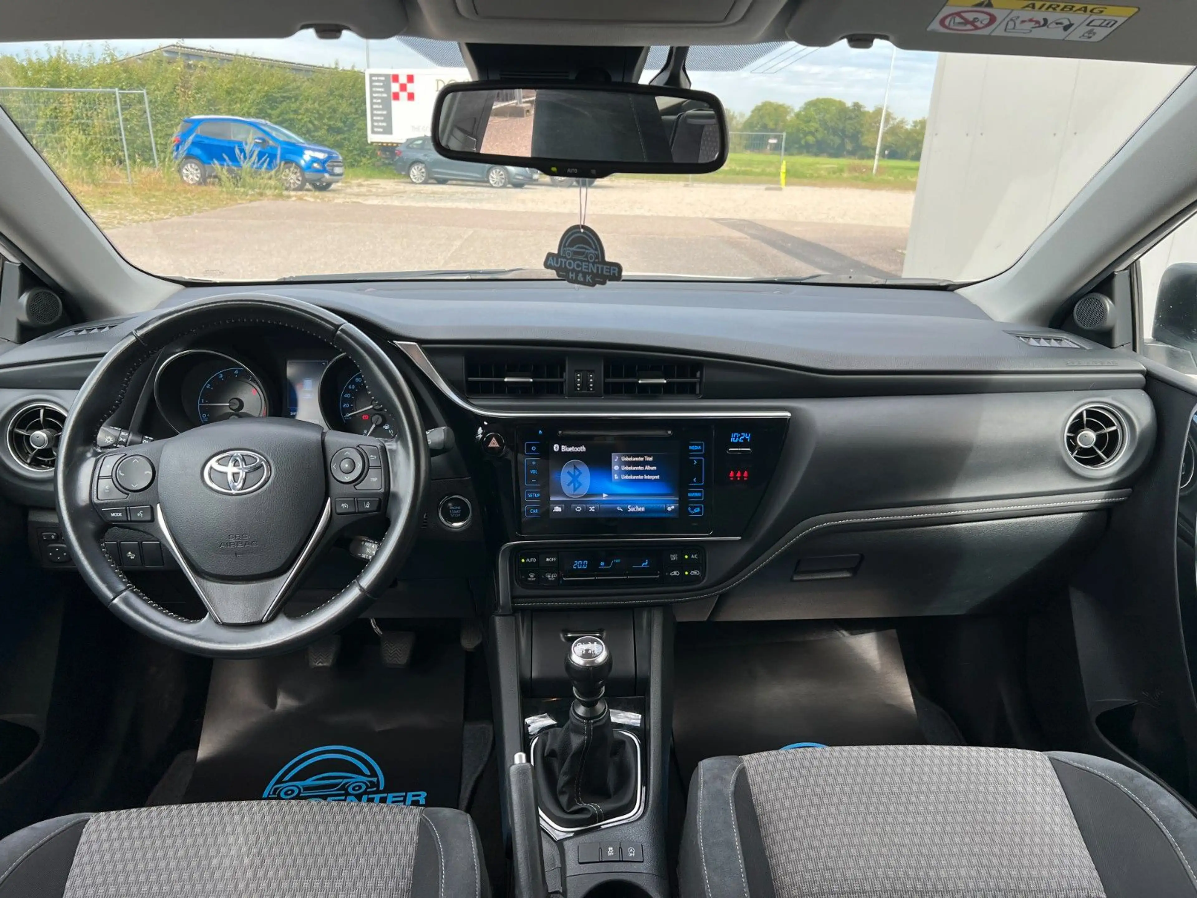 Toyota Auris Touring Sports Team D *KAM*SHZ*KLIMA*LED* — photo 10