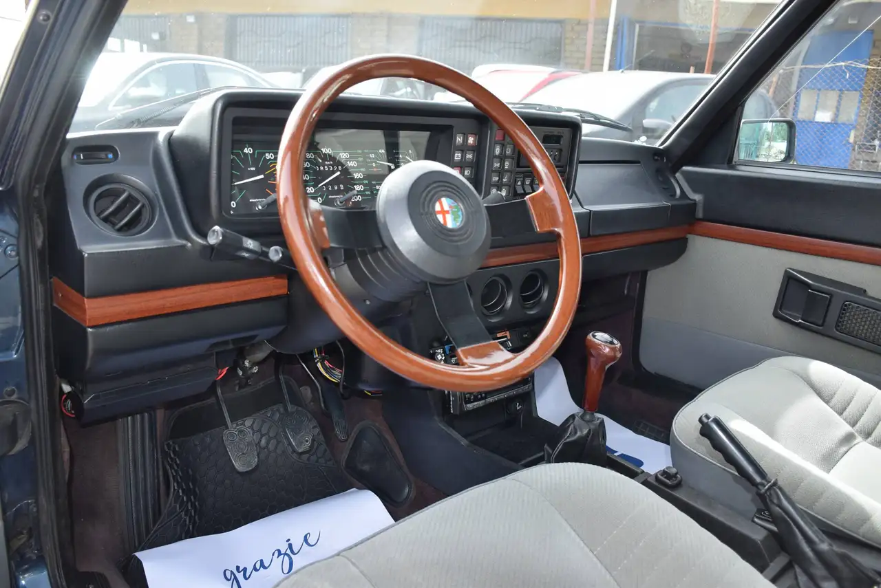 Alfa Romeo Alfetta 2.0 INIEZIONE 5M EPOCA ACCESSORIATISSIMA - ISCRITTA ASI - PRONTA TARGA ORO - ECCEZIONALI CONDIZIONI!, foto 11