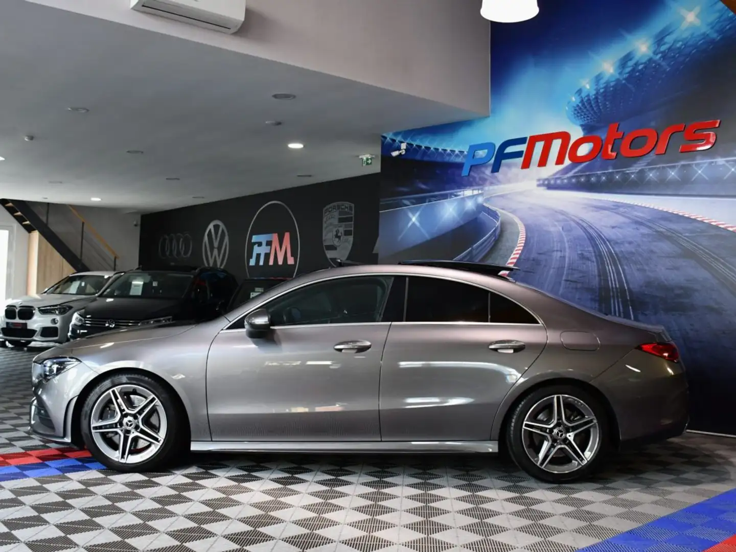 Mercedes-Benz CLA 220 Benz 220 AMG Line 2.0 190 BVA GPS Pro M-Bux LED Caméra Freinage TO Attelage JA 18 Gris - 2