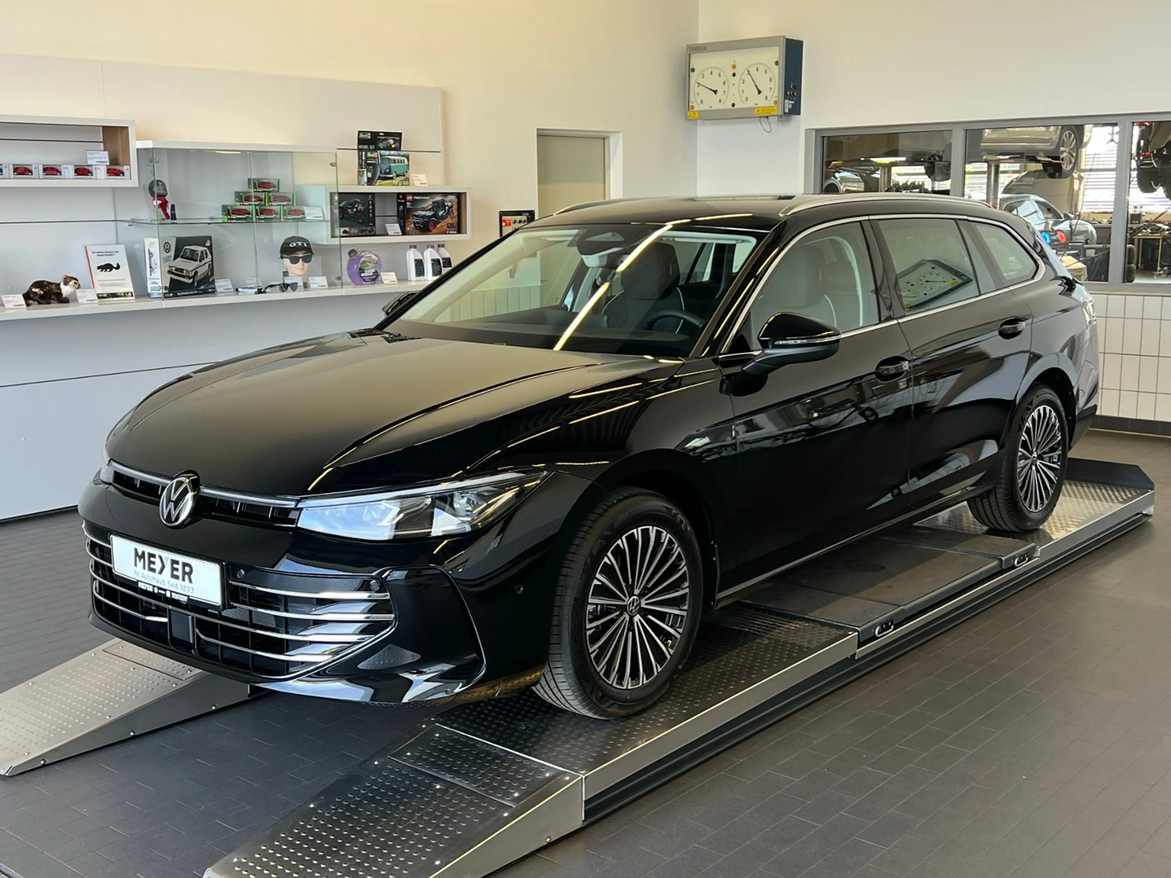 Volkswagen Passat Variant Elegance 1.5 eTSI DSG *AHK,IQ-Light,ACC,Navi* — photo 2