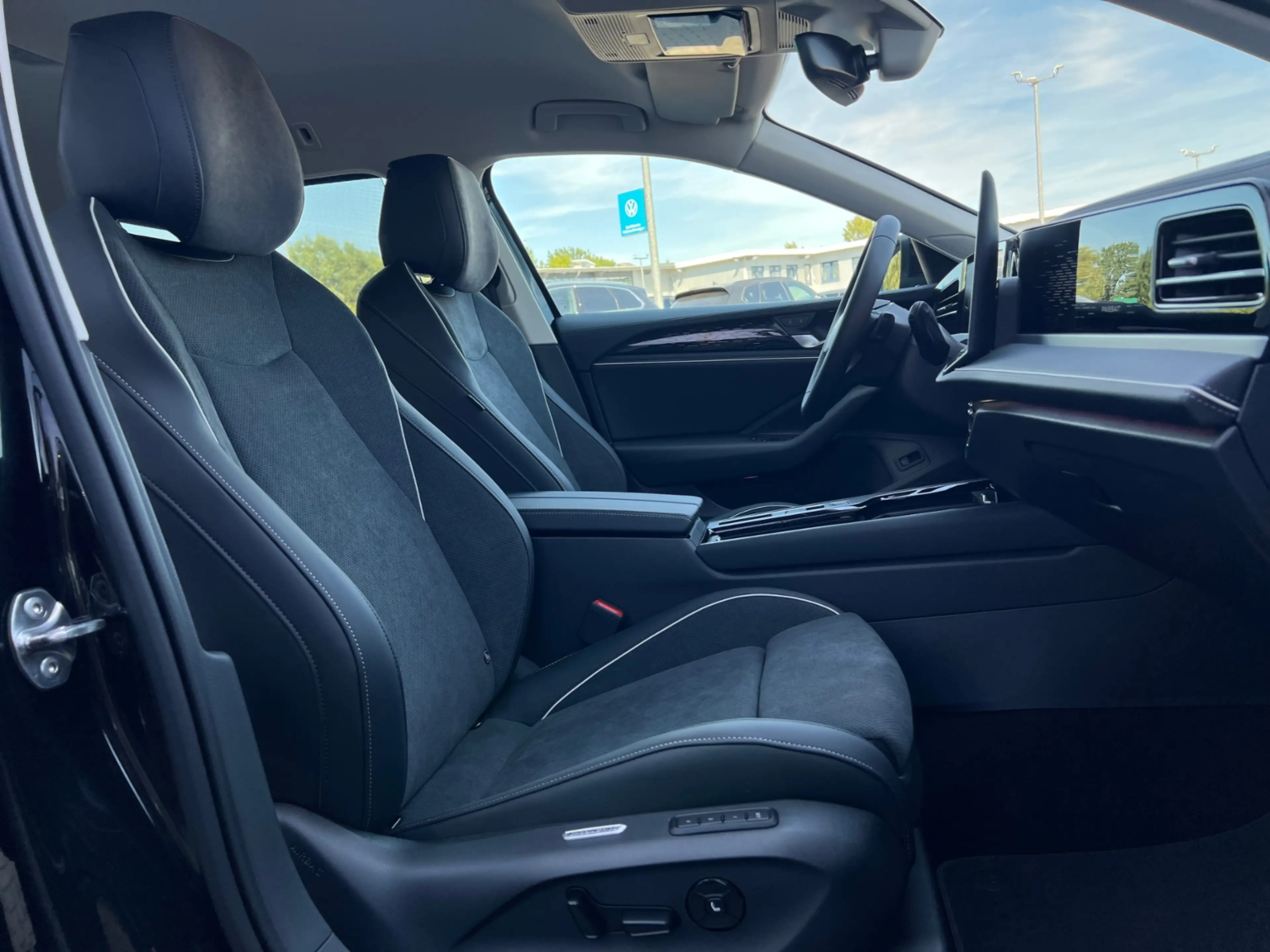 Volkswagen Passat Variant Elegance 1.5 eTSI DSG *AHK,IQ-Light,ACC,Navi* — photo 9
