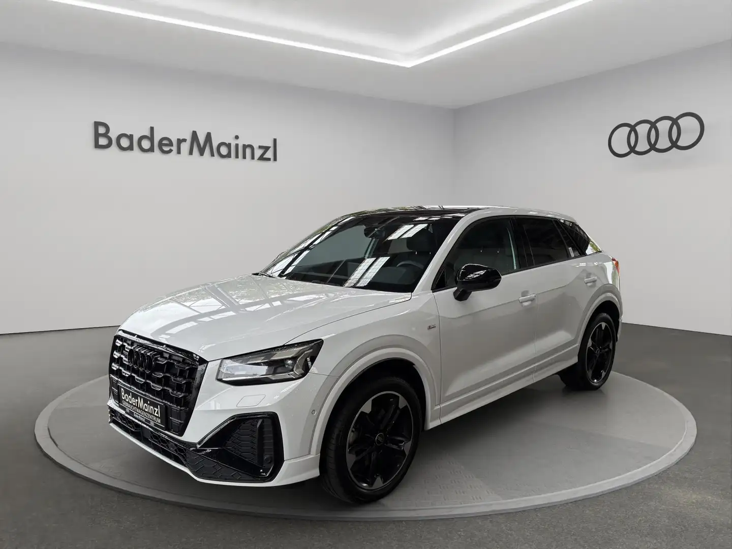 Audi Q2 2.0 TDI quattro S Line Matrix Navi Pano SHZ Grau - 1