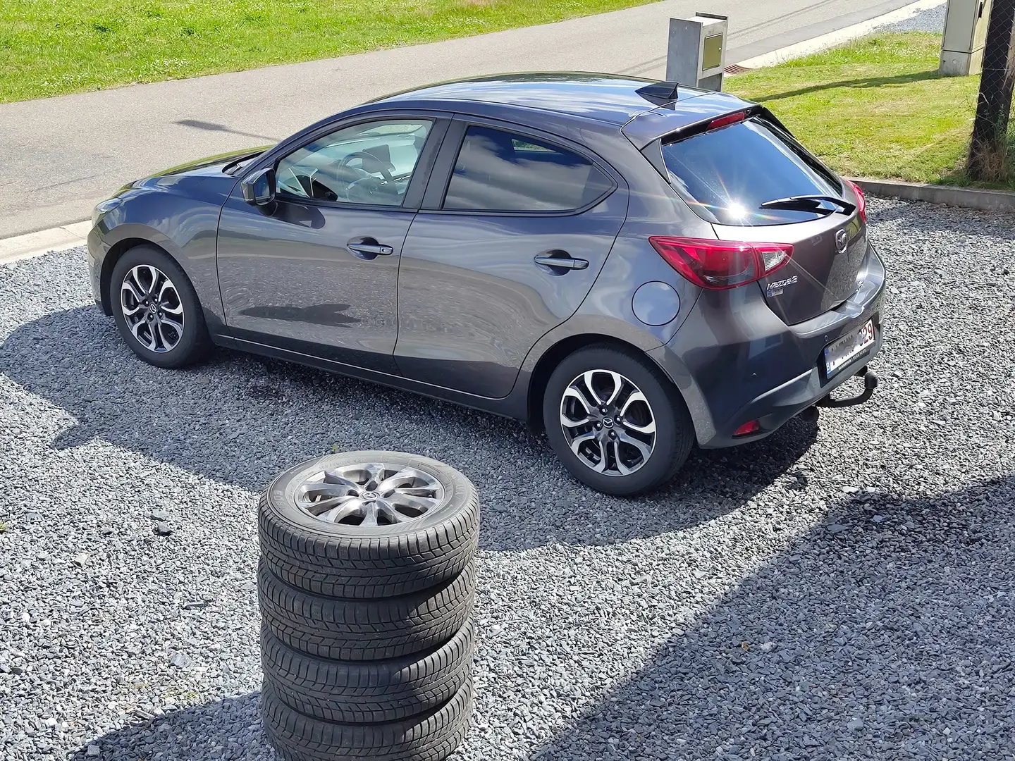 Mazda 2 2 1.5i Skyactiv-G Skydrive Ginza Gris - 2