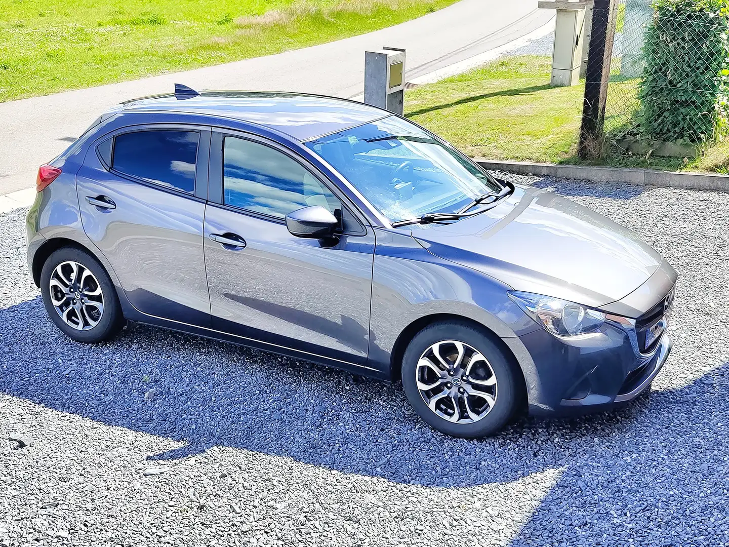 Mazda 2 2 1.5i Skyactiv-G Skydrive Ginza Gris - 1