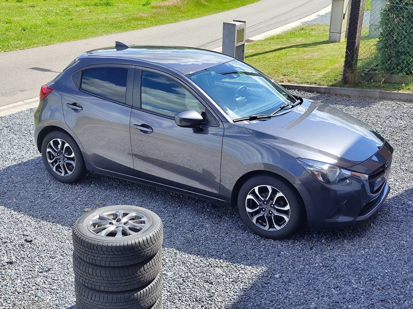 Mazda 2 2 1.5i Skyactiv-G Skydrive Ginza Gris - 1
