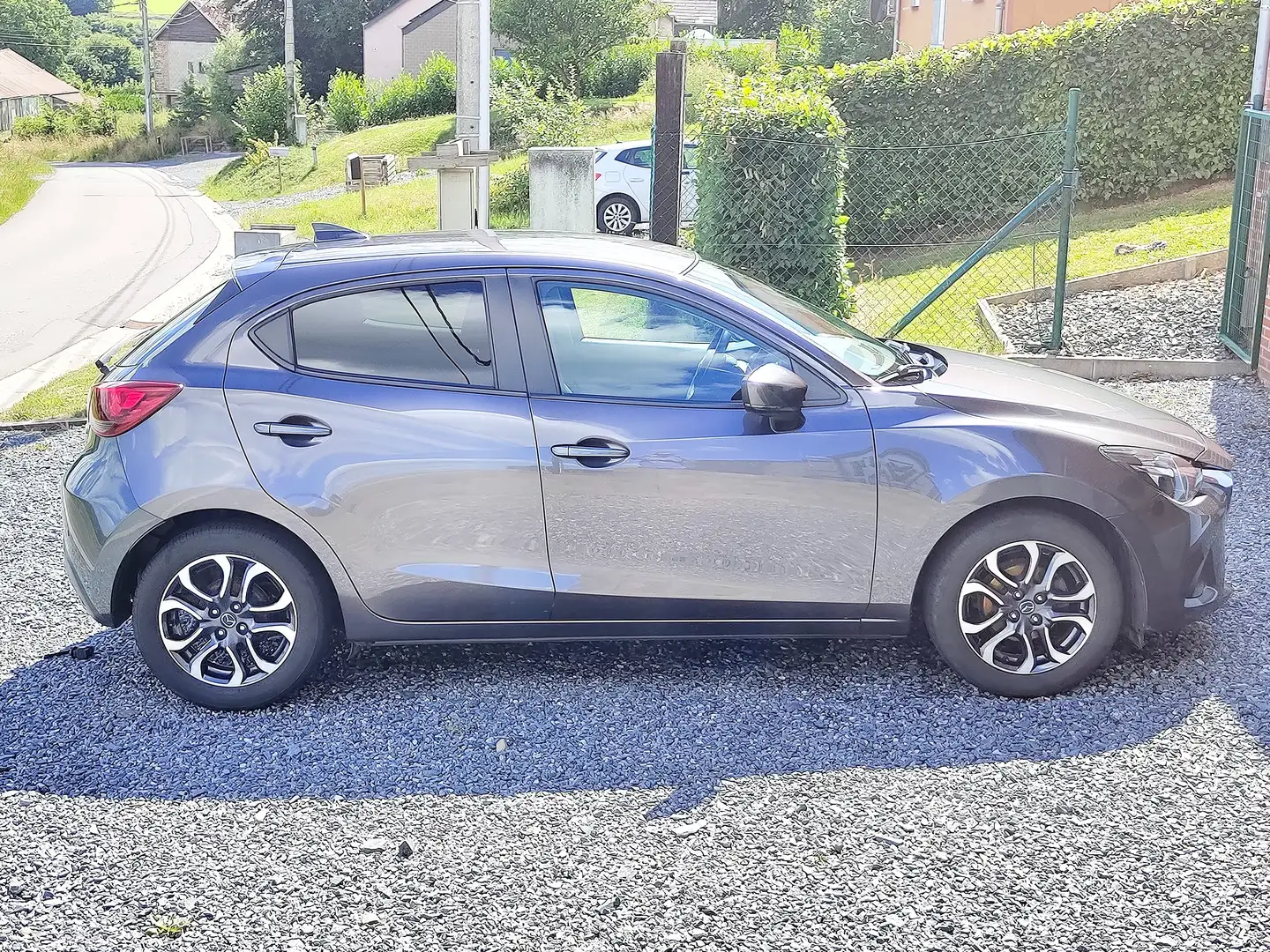 Mazda 2 2 1.5i Skyactiv-G Skydrive Ginza Gris - 2