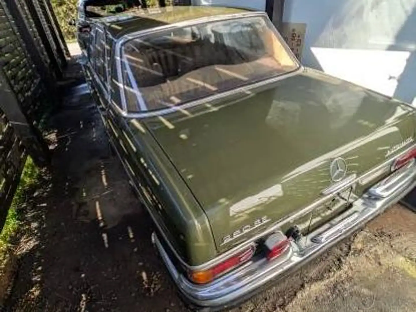 Mercedes-Benz 280 Typ 280SE/8, einer der letzten samt Werkstatthandbuch; 8Zylinder, 160 PS Grün - 2