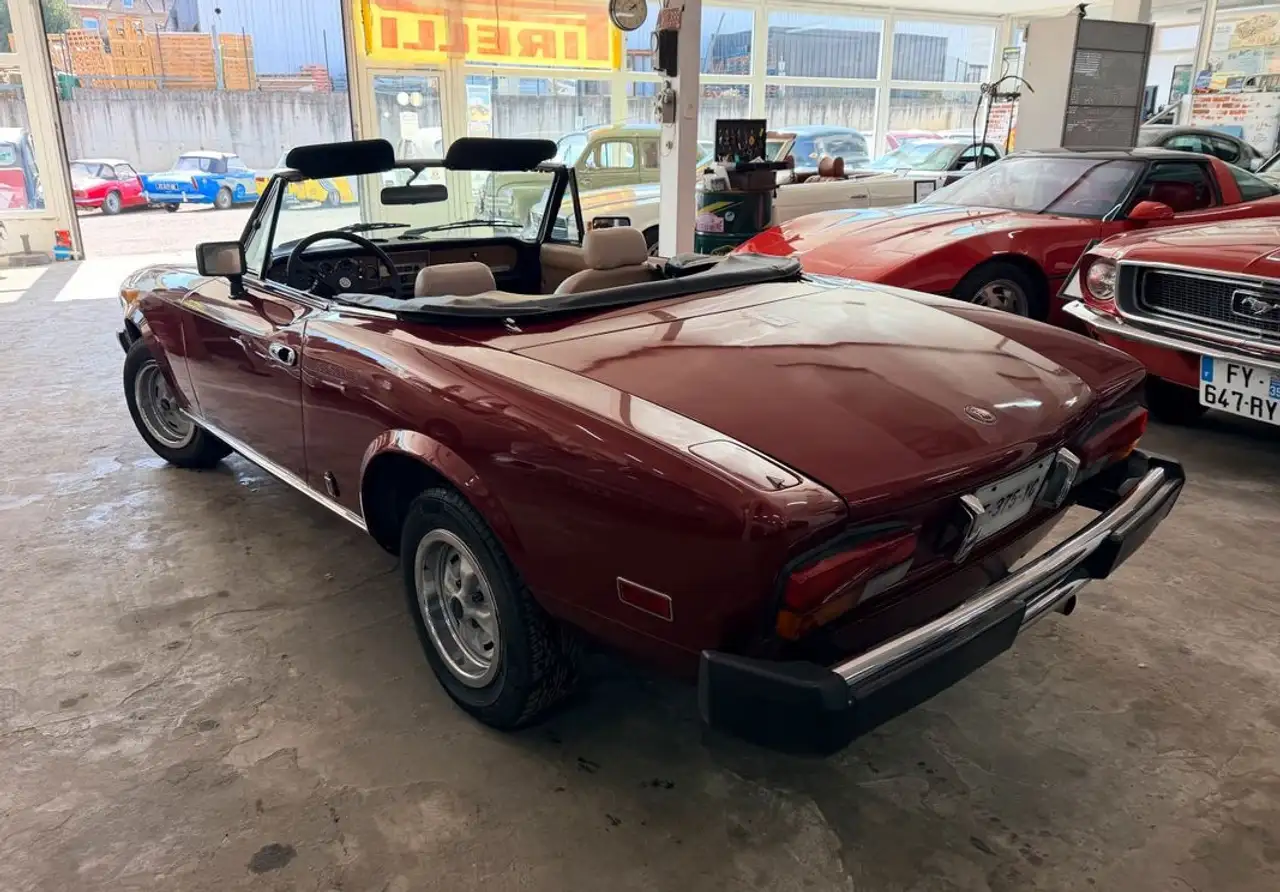 Fiat 124 Spider 2000, foto 4