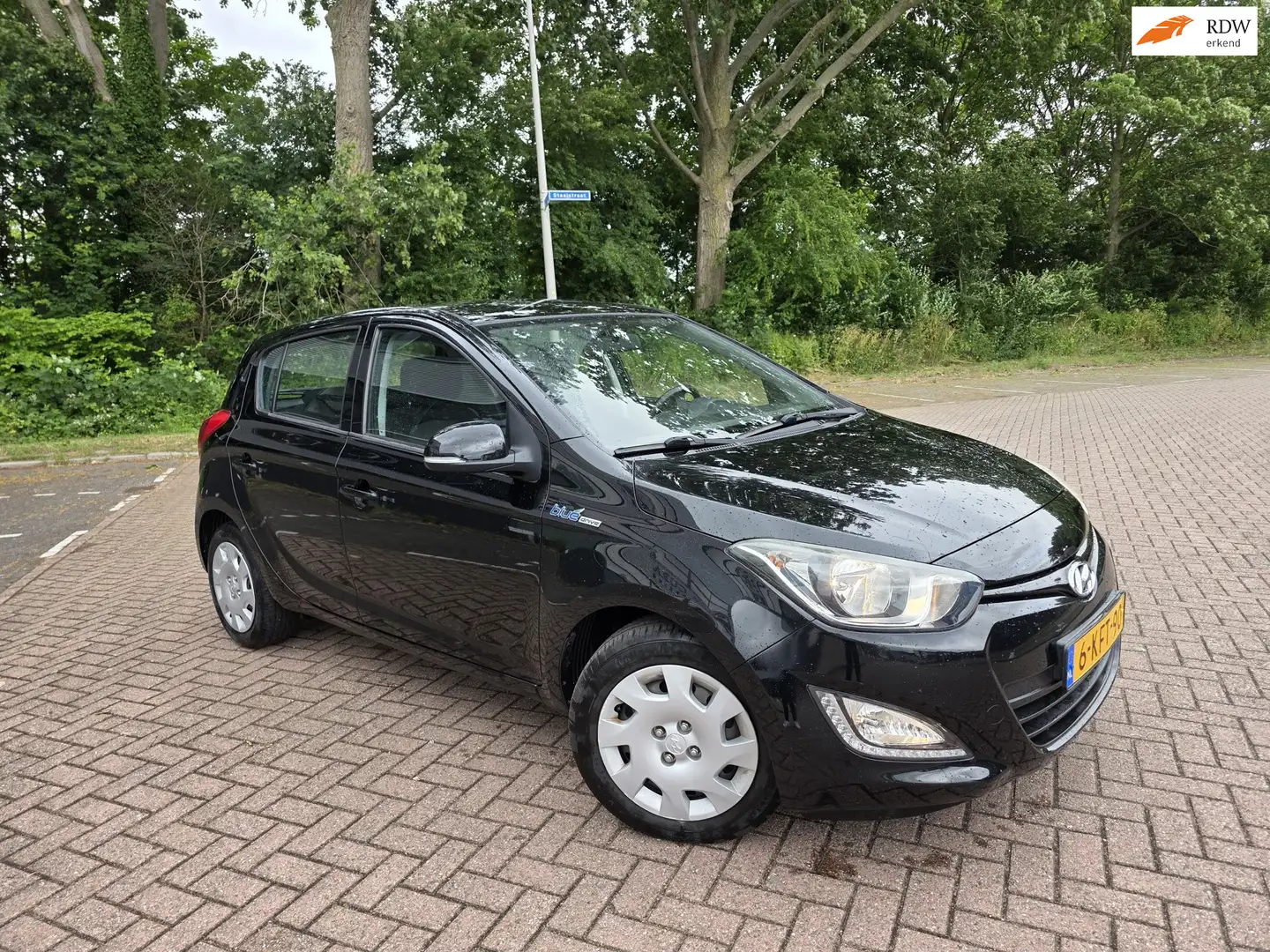 Hyundai i20 1.2i i-Motion Airco trekhaak Volledig onderhouden Zwart - 1