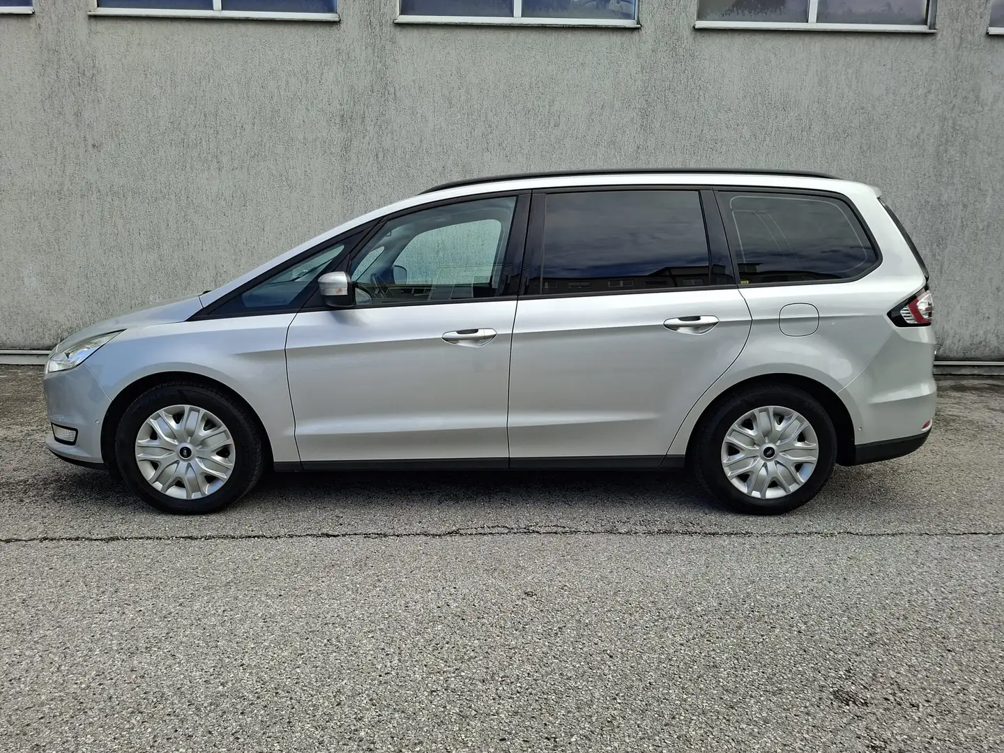 Ford Galaxy 2,0 TDCi Trend Start/Stop Silber - 2