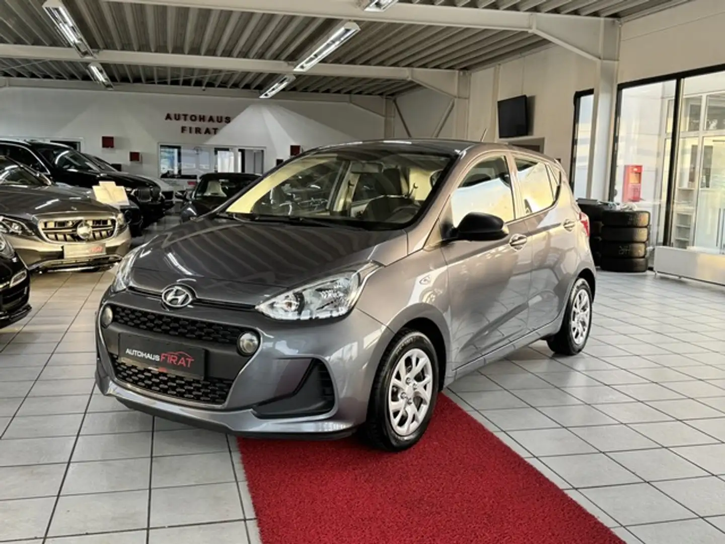 Hyundai i10 1,0°Klima°II Hand° Gris - 2