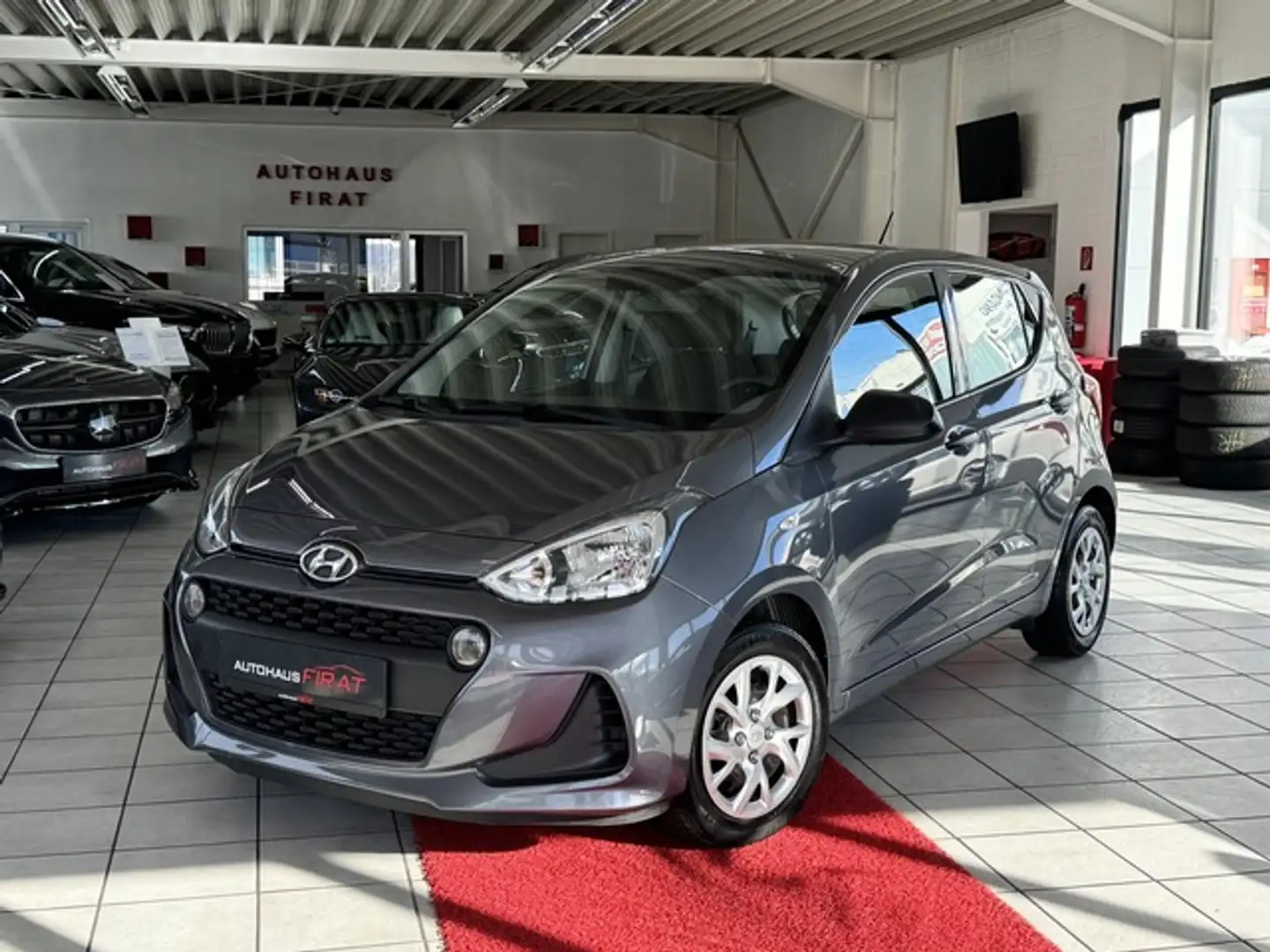 Hyundai i10 1,0°Klima°II Hand° Gris - 1