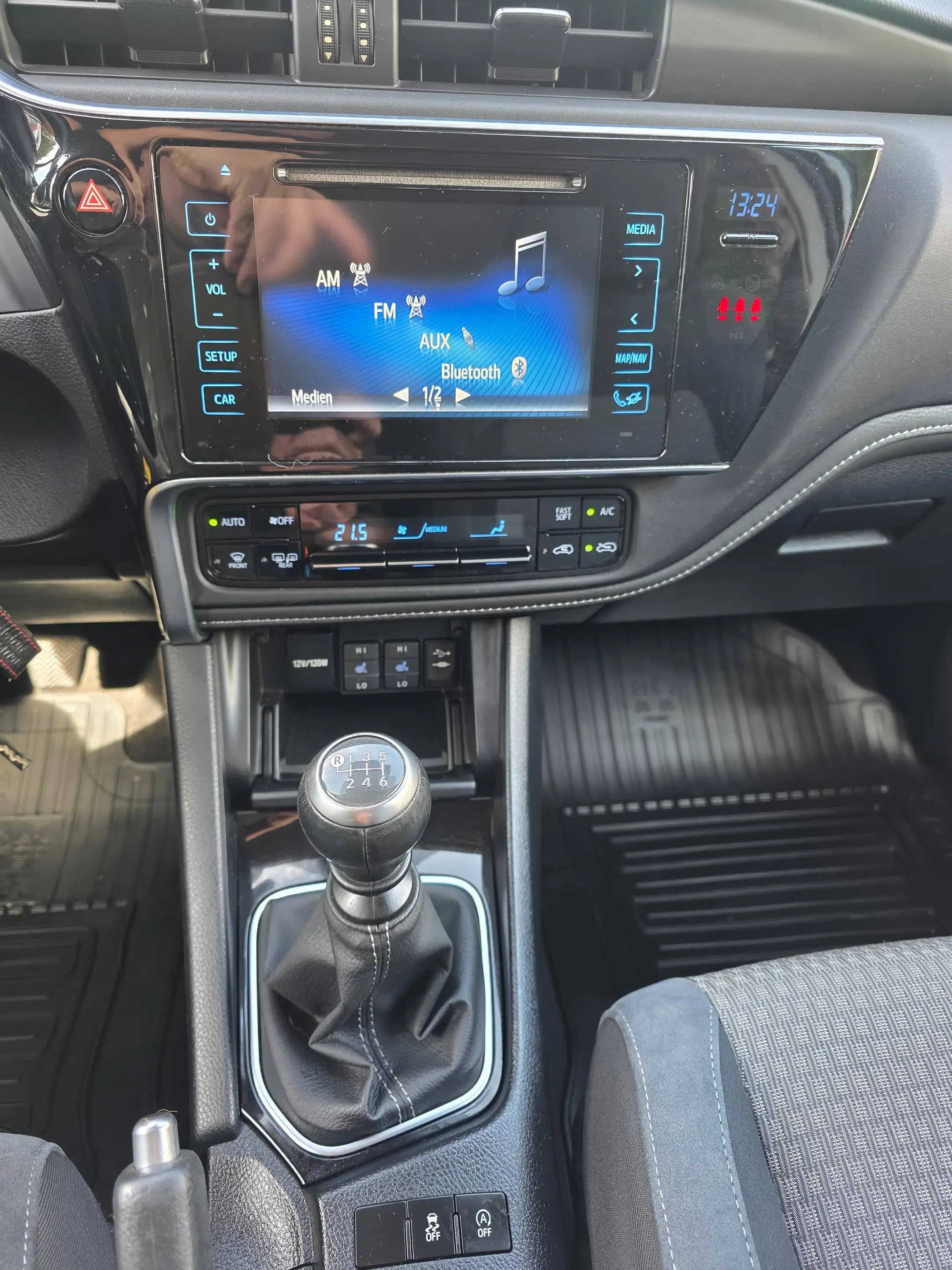 Toyota Auris Auris 1.2 Turbo "Edition-Sitzheizung-Alu-Heckkamera" — photo 6