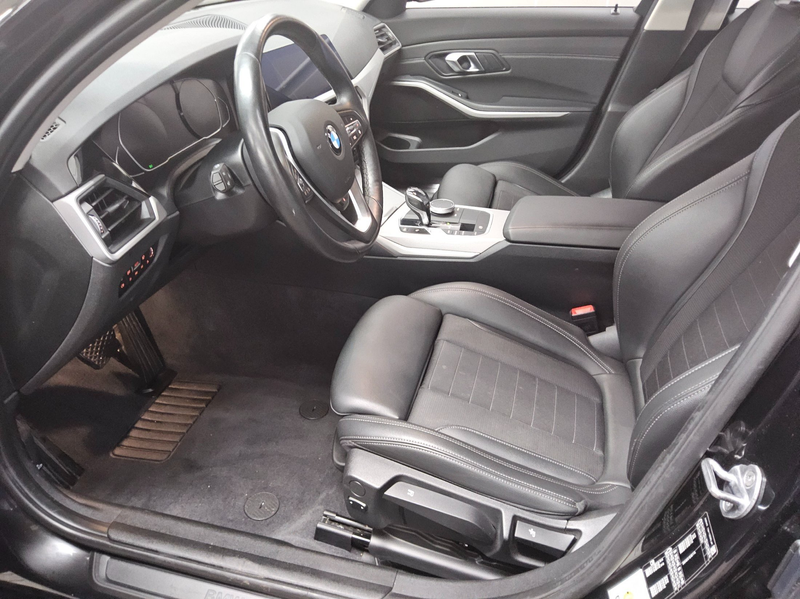 BMW 320 dA Touring Advantage T-Leder Navi LED Shz — photo 9