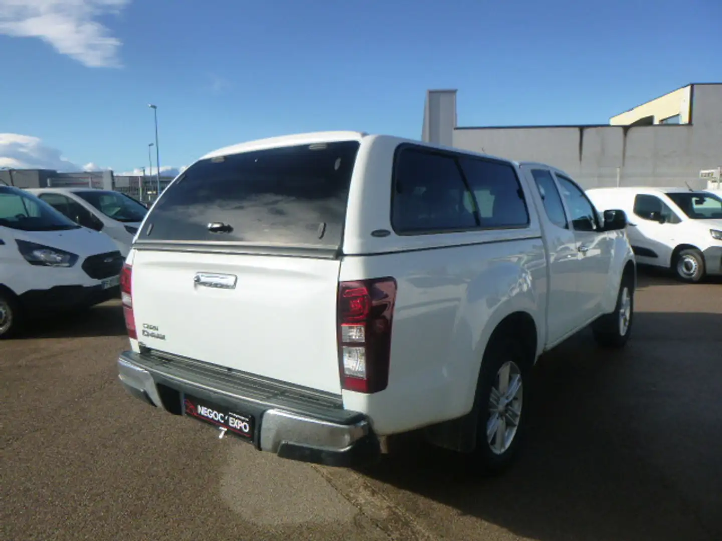 Isuzu D-Max space solar Blanc - 2