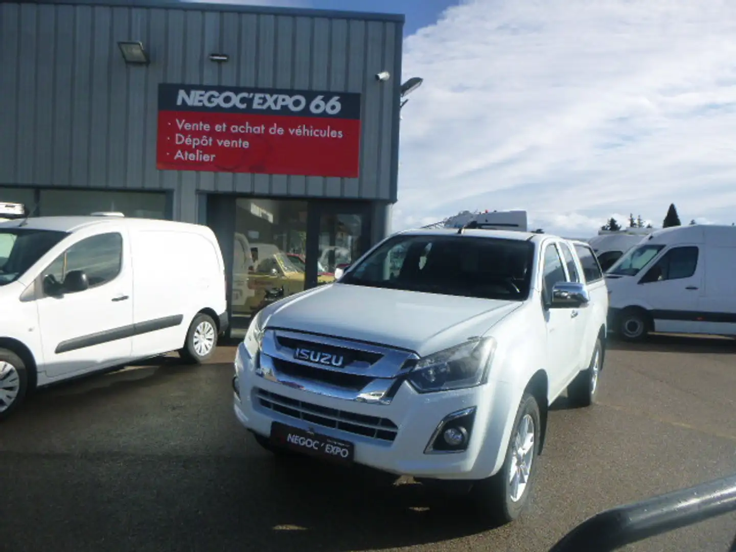 Isuzu D-Max space solar Blanc - 1