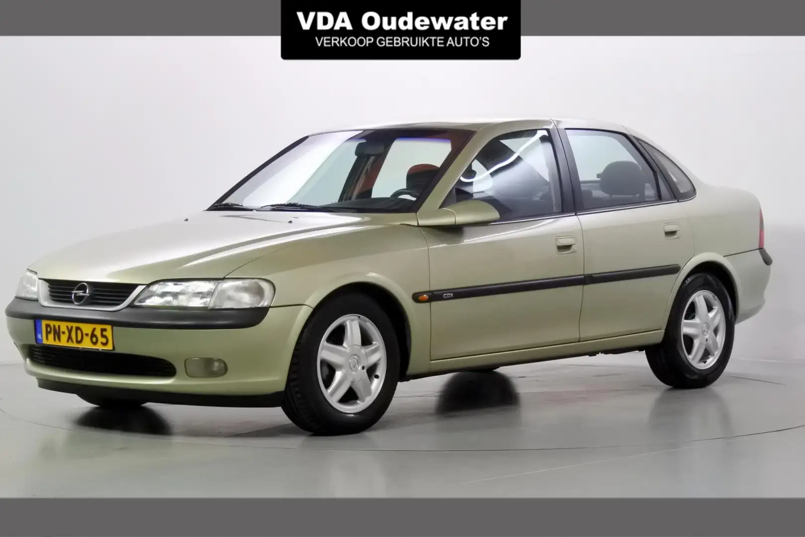 Opel Vectra 1.8i 16v CDX A/C NL NAP! Grün - 1