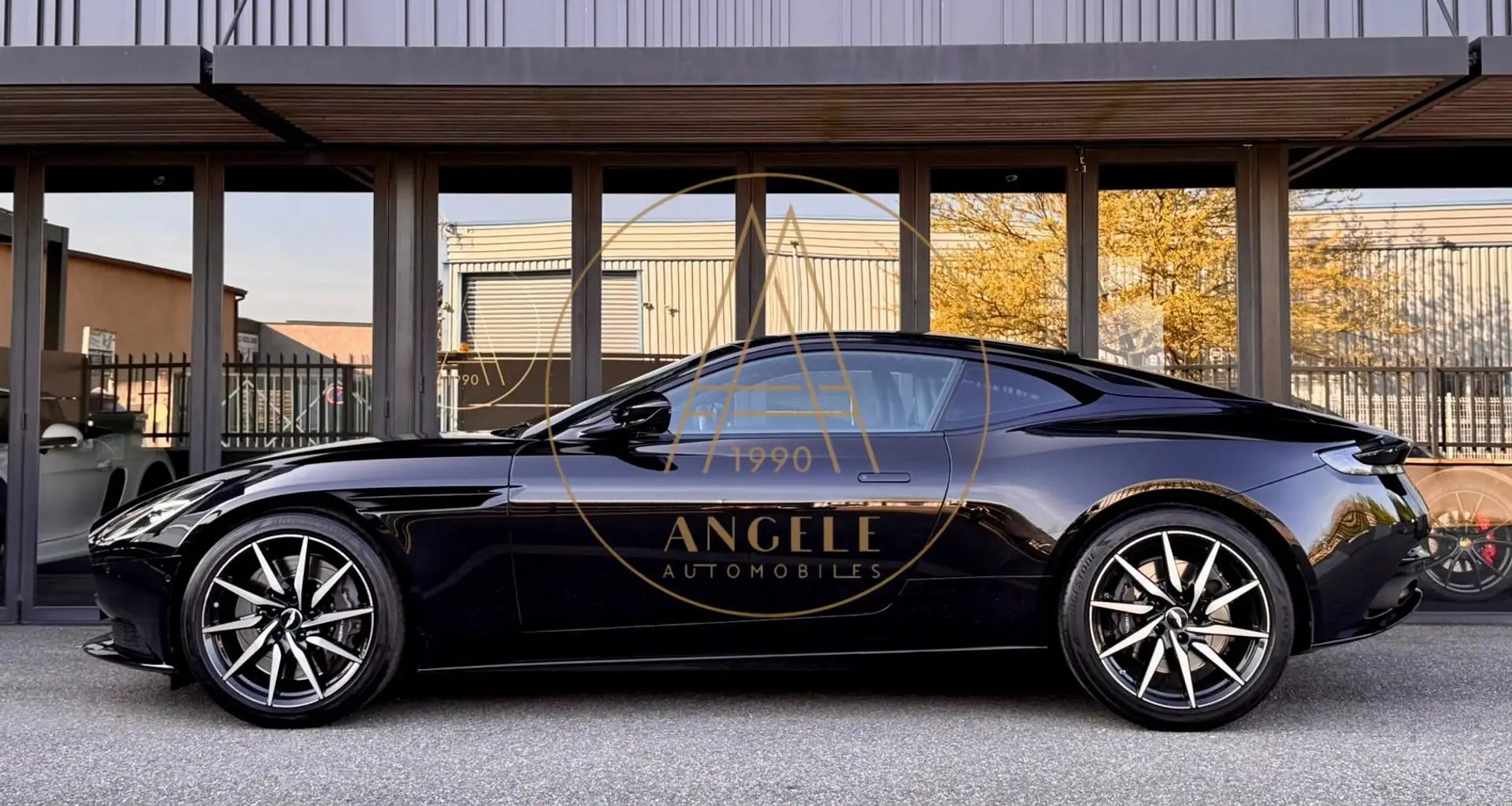 Aston Martin DB11 Negro - 2