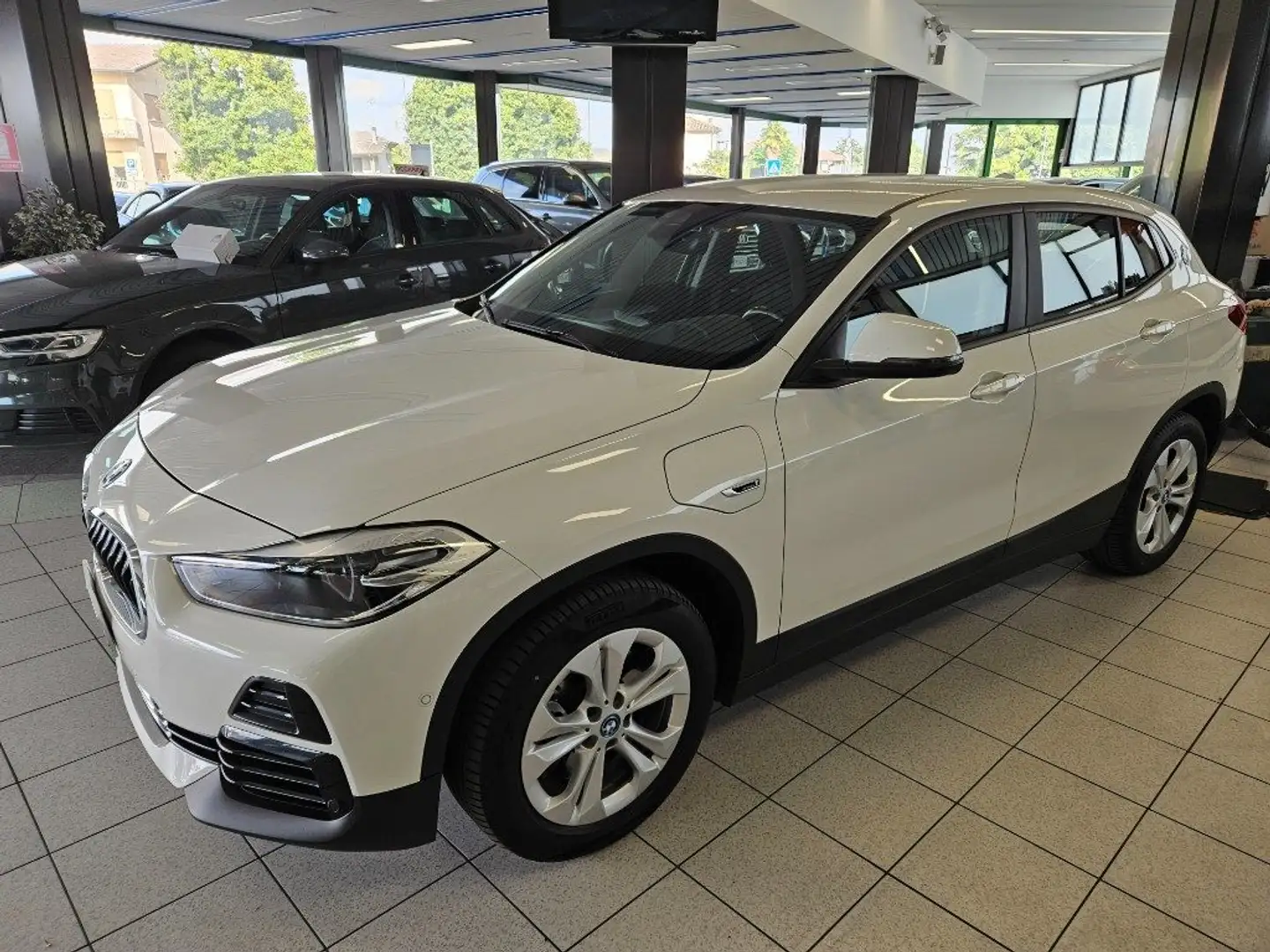 BMW X2 xDrive25e Business-X drive Bianco - 2