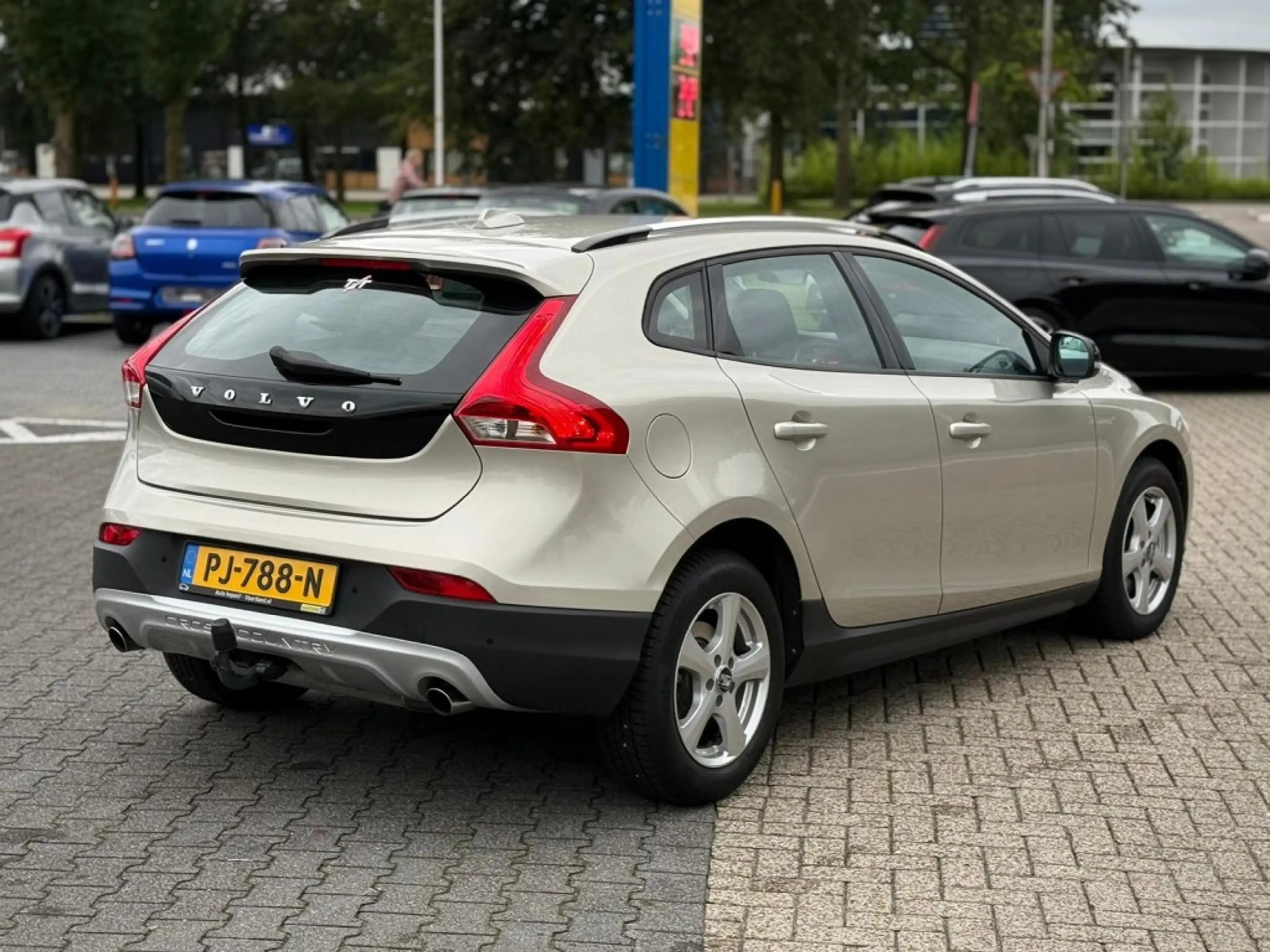Volvo V40 CROSS COUNTRY 1.5 T3 A/T TREKHAAK — photo 5