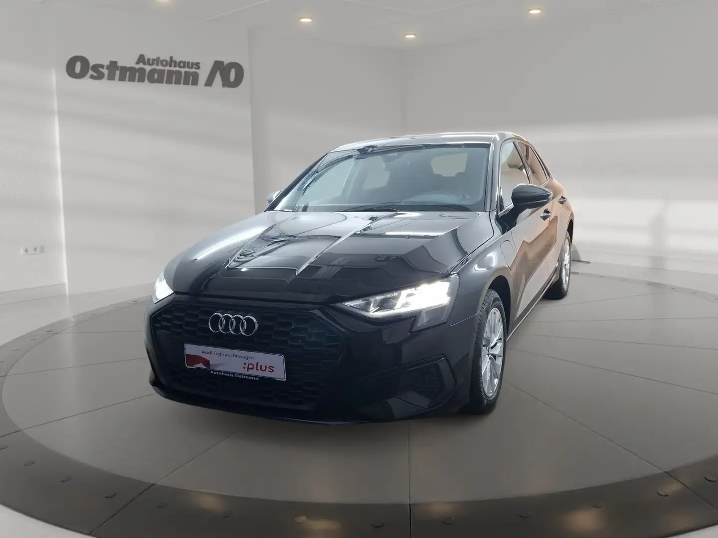 Audi A3 Sportback 40 TFSI e AHK 2xKlima Navi SHZ LM Schwarz - 2
