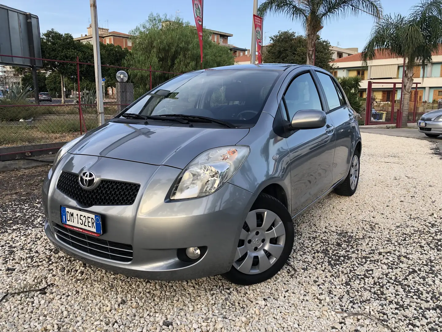 Toyota Yaris 5p 1.3 Sol Argento - 1