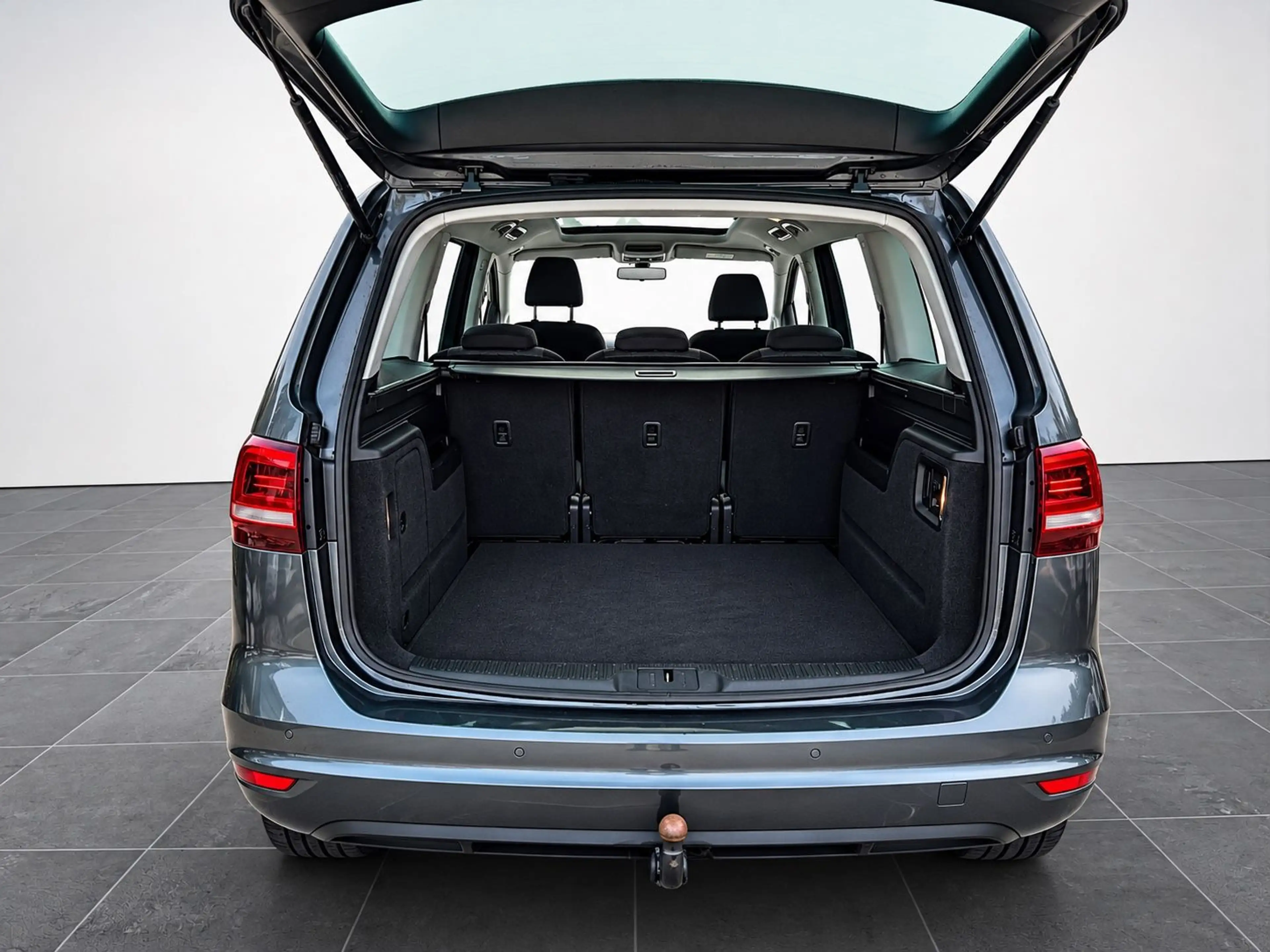 Volkswagen Sharan Trendline — photo 7