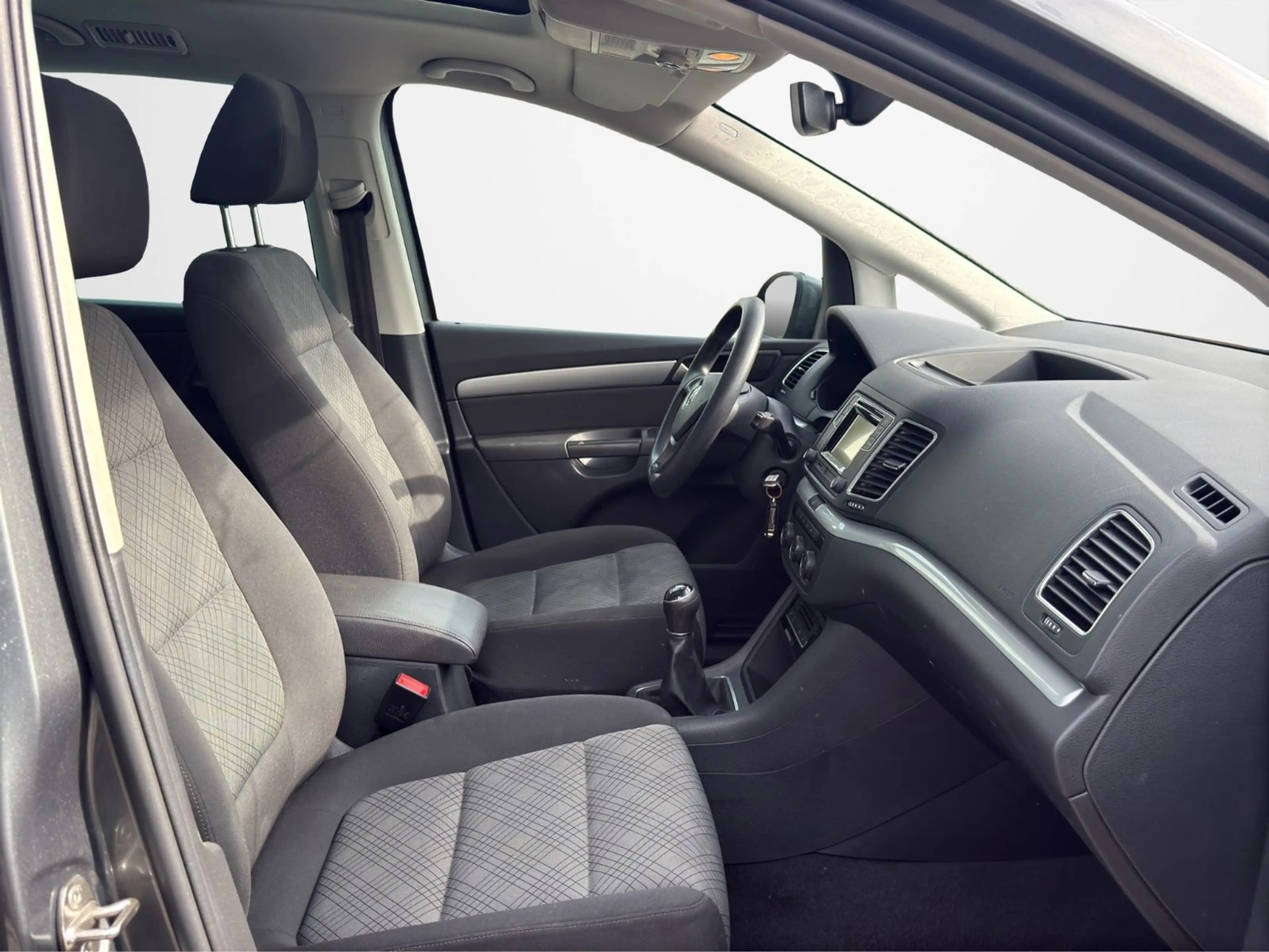 Volkswagen Sharan Trendline — photo 11