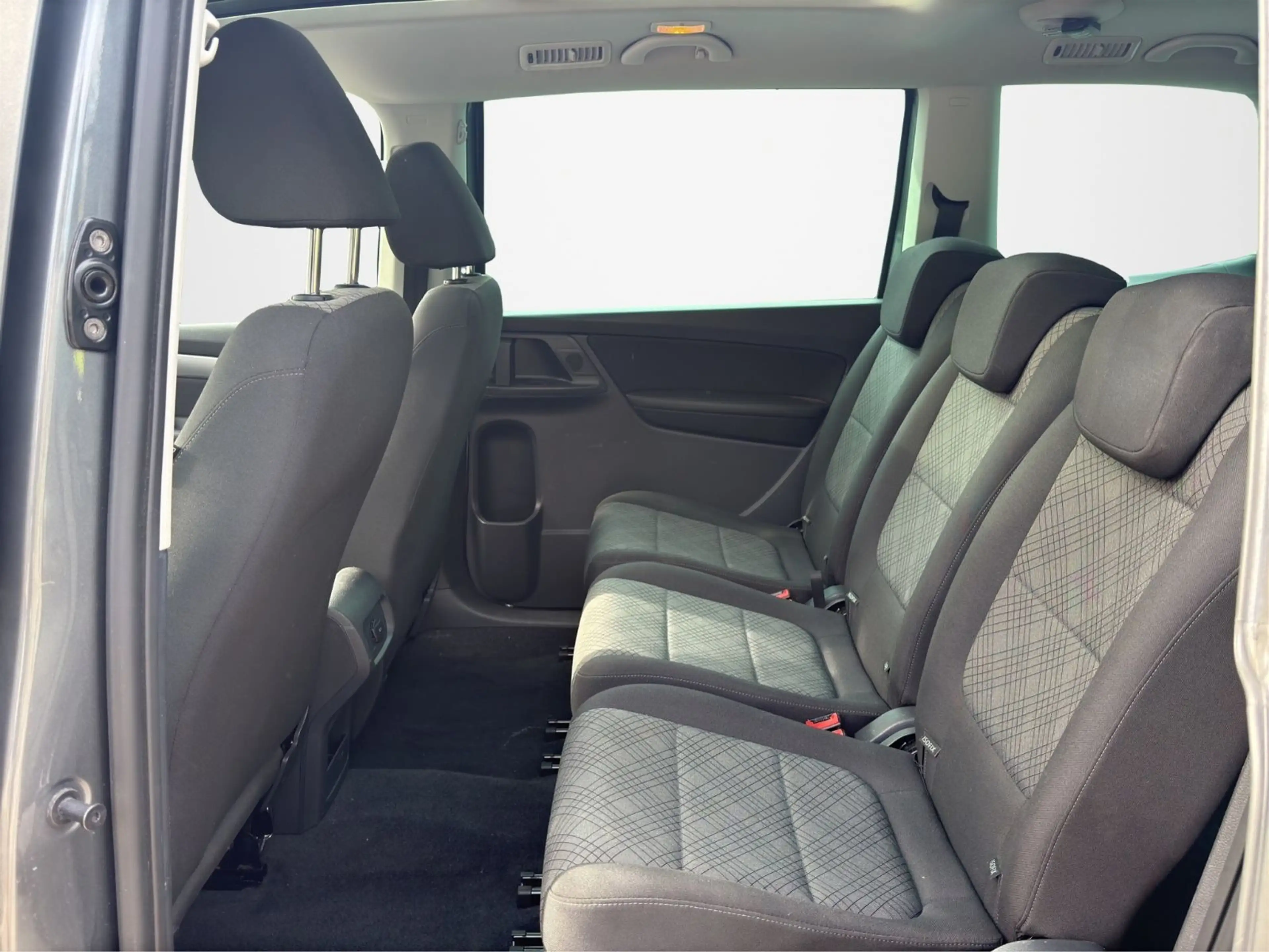 Volkswagen Sharan Trendline — photo 10