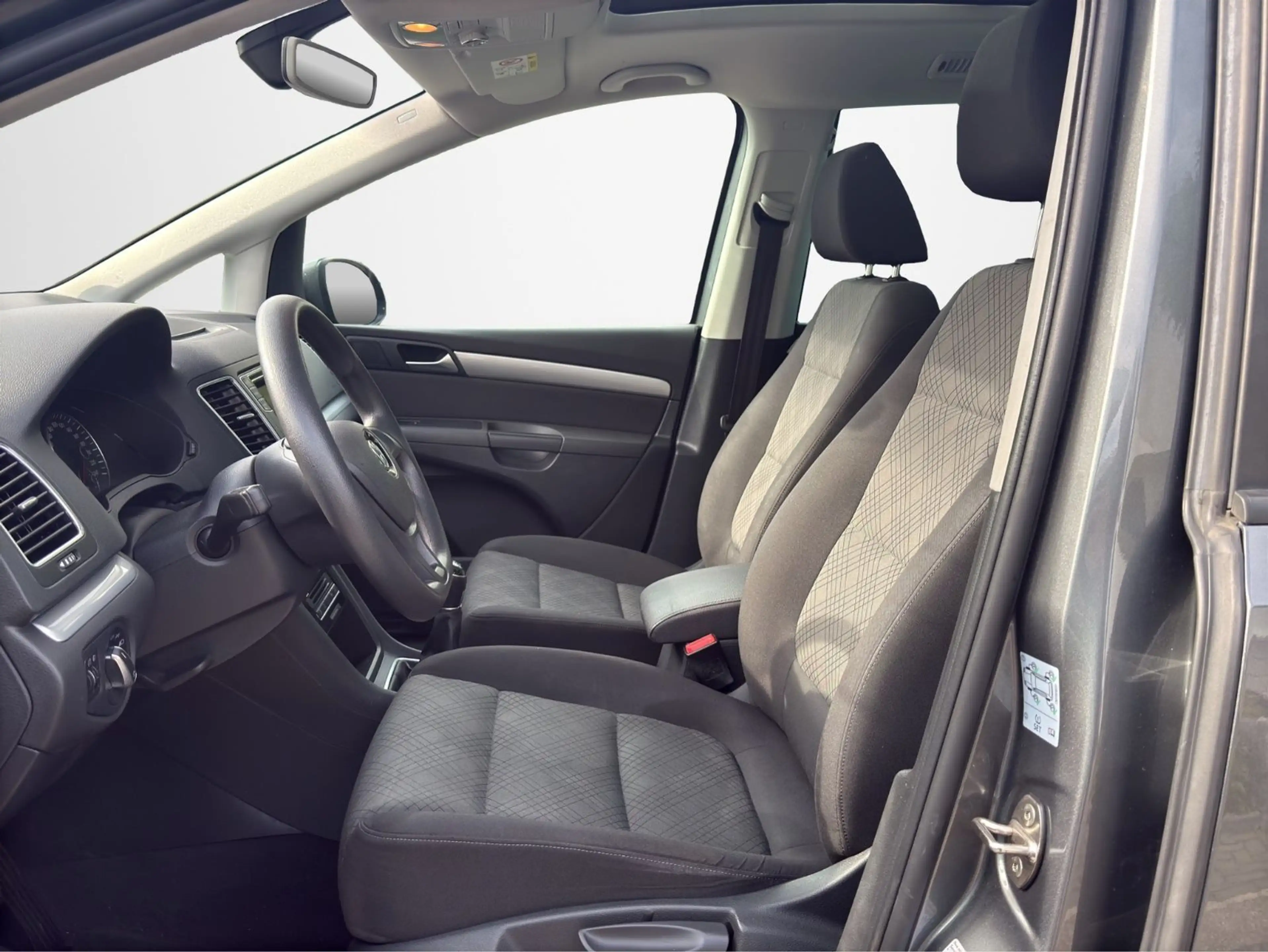 Volkswagen Sharan Trendline — photo 9