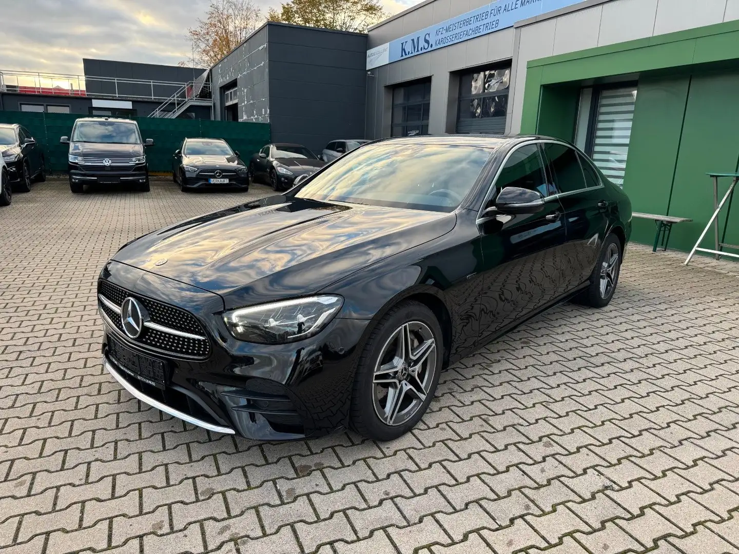 Mercedes-Benz E 300 E300de Lim. AMG*Kamera*WideScreen*elektr.Sitze Schwarz - 1
