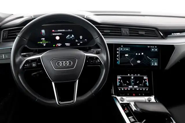 Audi E-Tron view 10