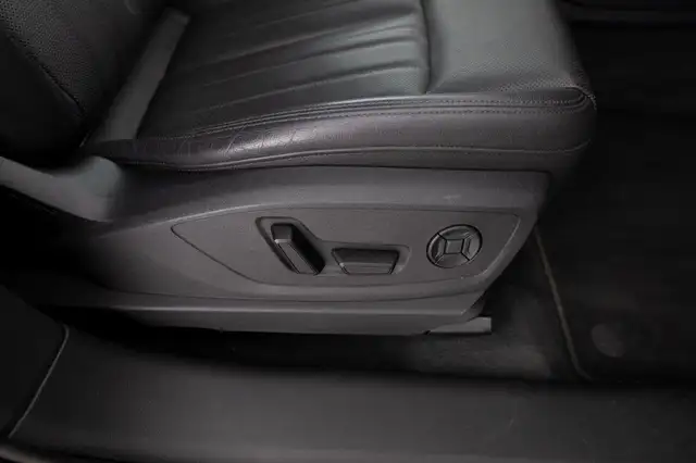 Audi E-Tron view 15