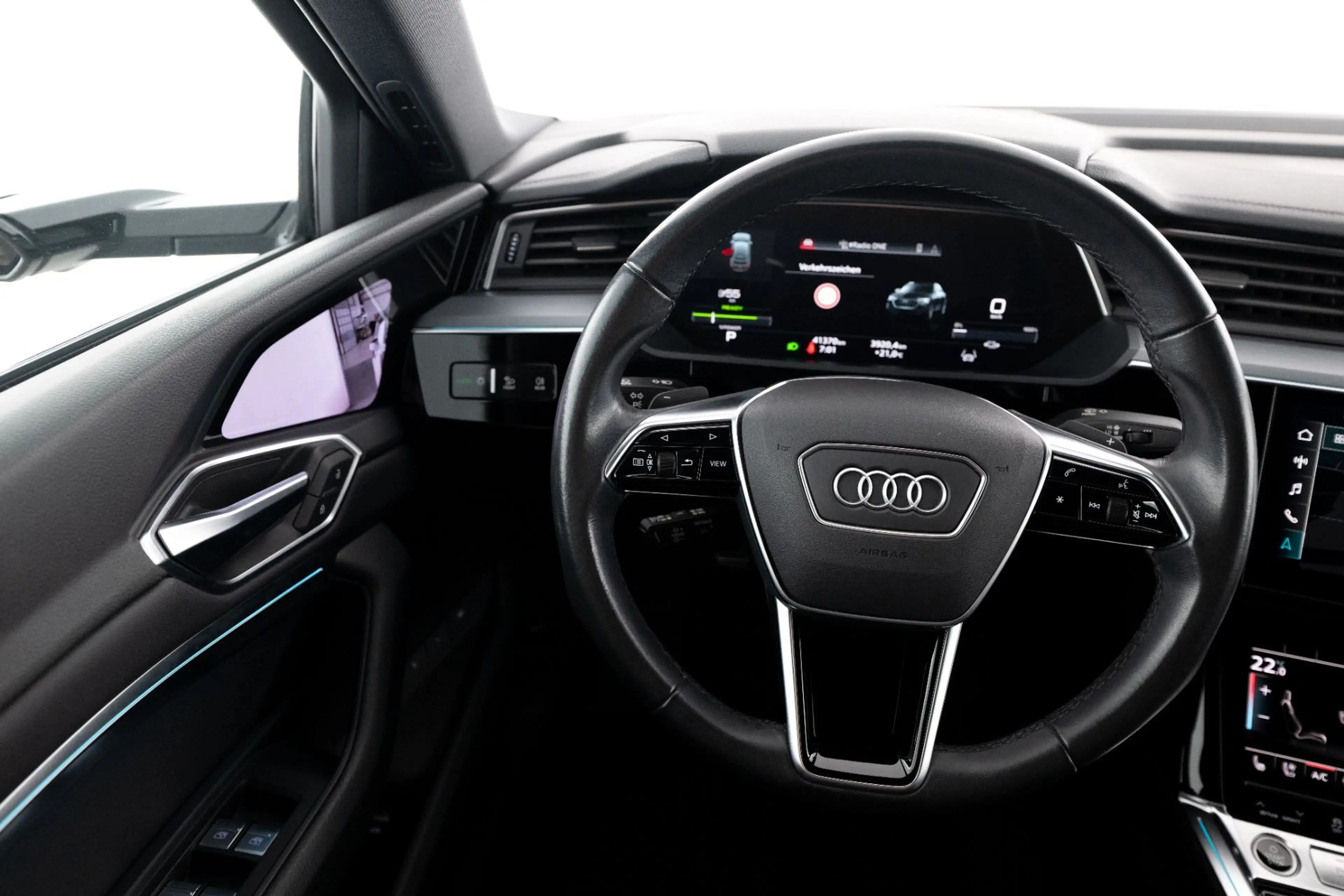 Audi e-tron SB 55 S-LINE 21" BLACK PANO SITZLÜFTUNG -69% — photo 9