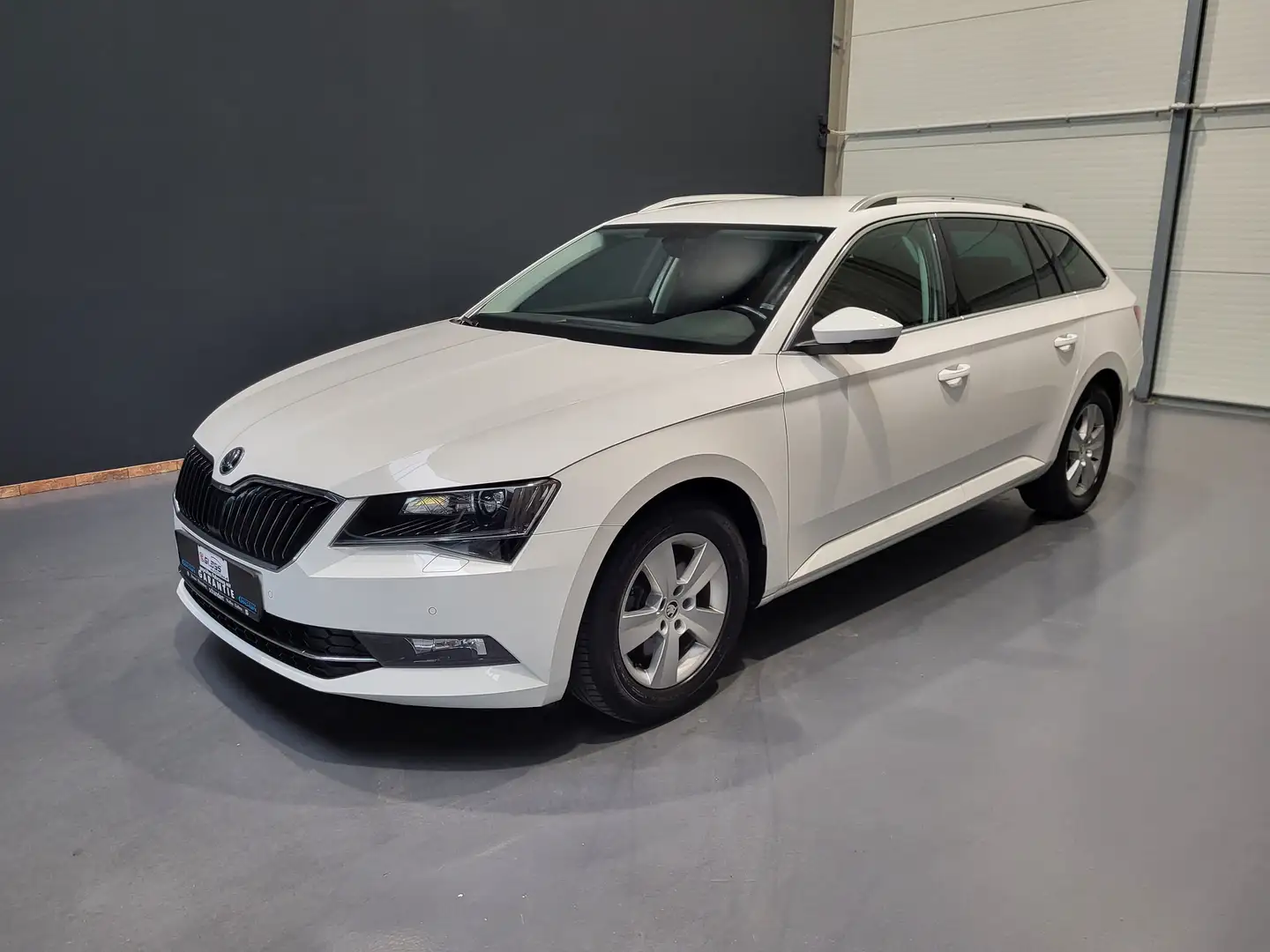 Skoda Superb 1.4TSI Ambition *Navi| Xenon| Keyless| PDC* Weiß - 1