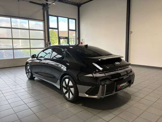 Hyundai Ioniq 6 view 4