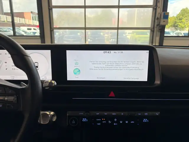 Hyundai Ioniq 6 view 11
