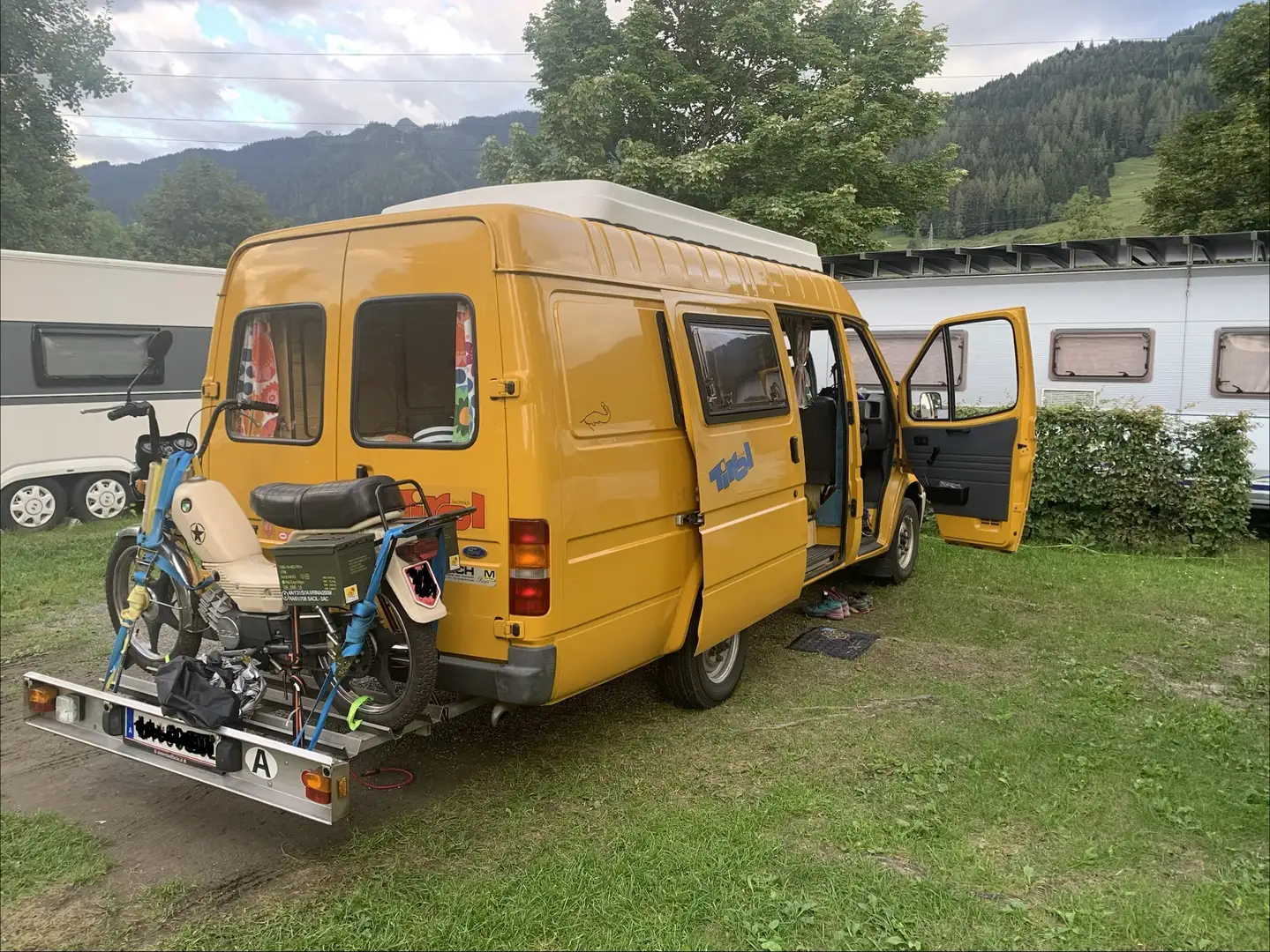 Ford Transit 100 2,0 Bus-GL Gelb - 2