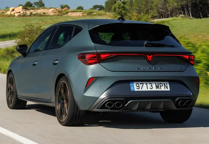 Cupra León 2025, foto 16