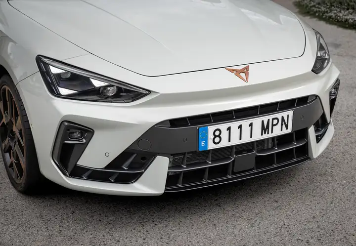 Cupra León 2025, foto 18