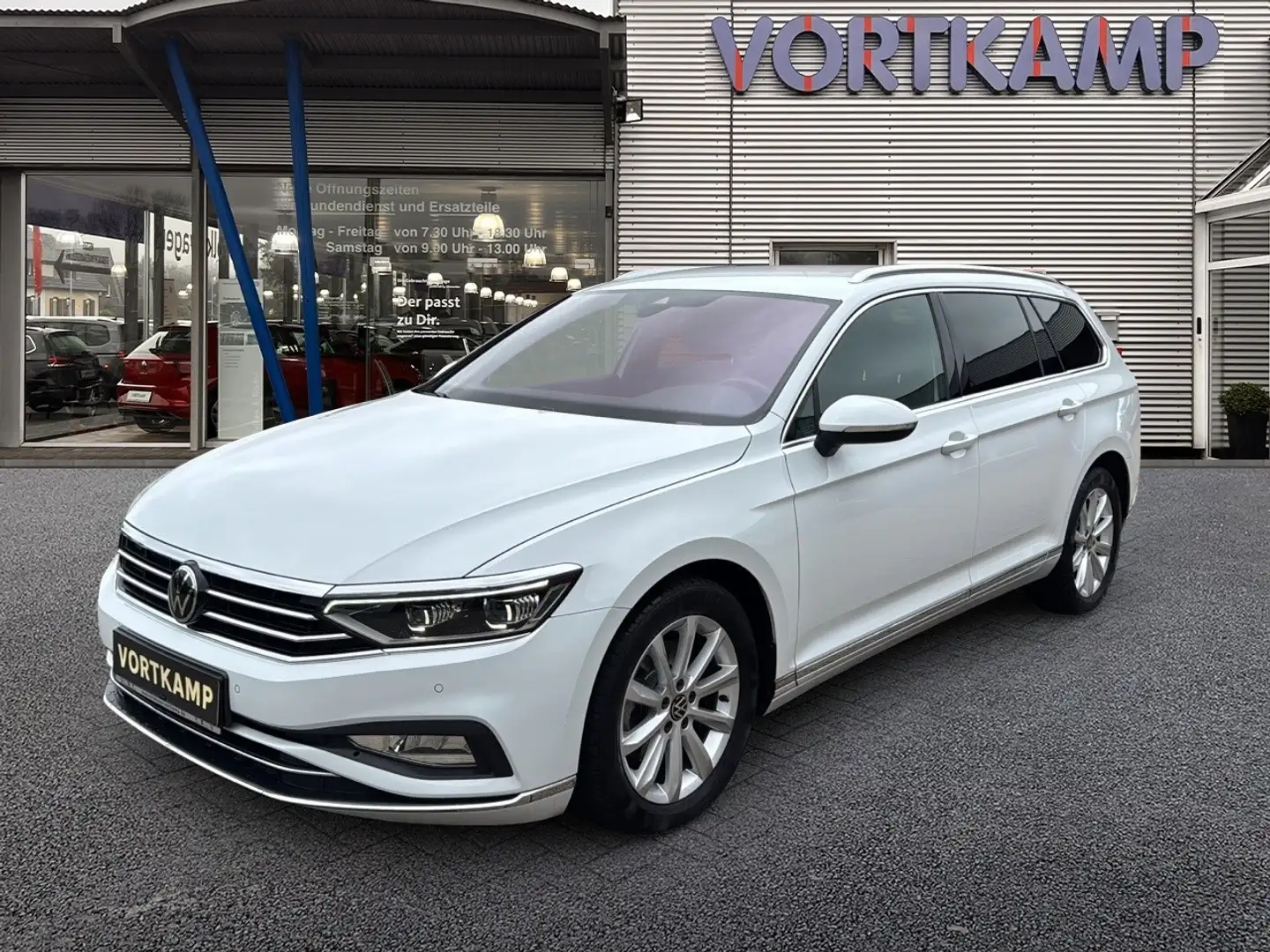 Volkswagen Passat Variant Elegance 2.0 TDI DSG AHK Weiß - 2